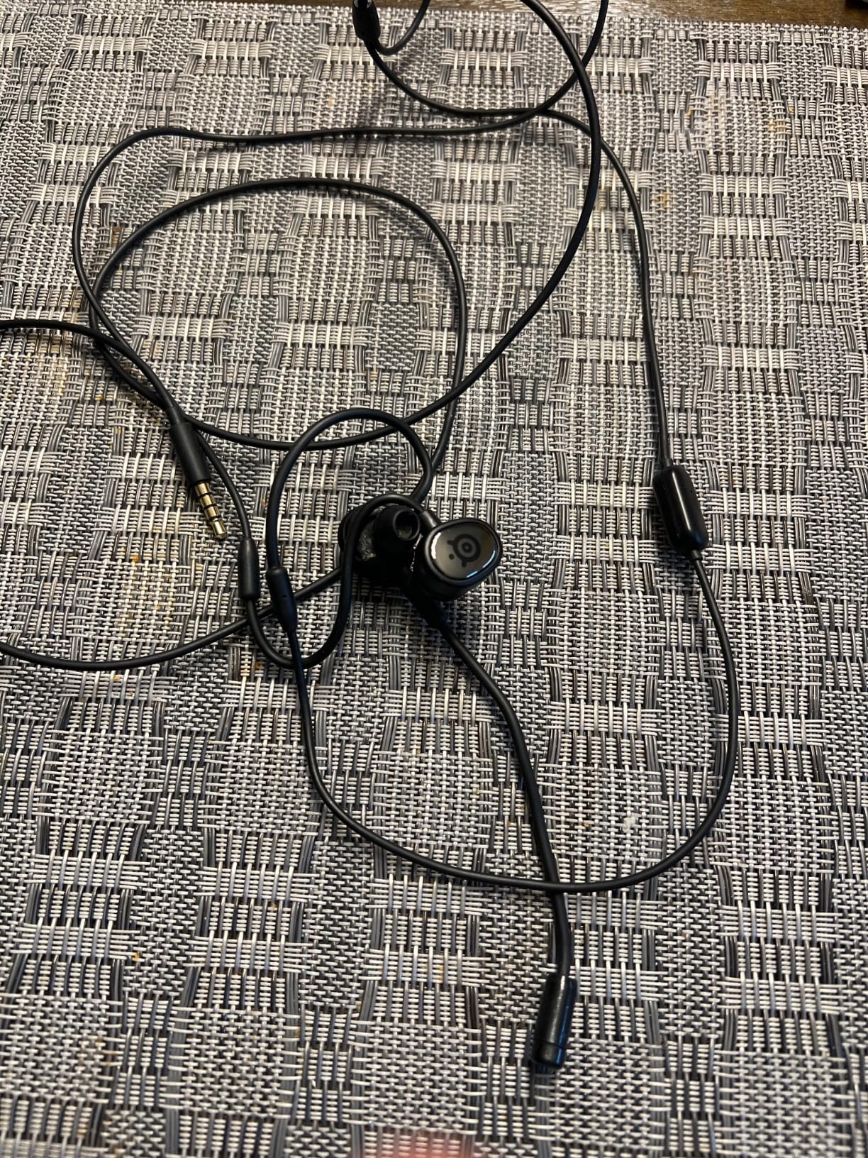 SteelSeries Tusq in-Ear Mobile Gaming Headset - Dual Microphone with Detachable Boom Mic - Ergonomic Suspension Design Earphones - for Mobile,Black customer photo 2