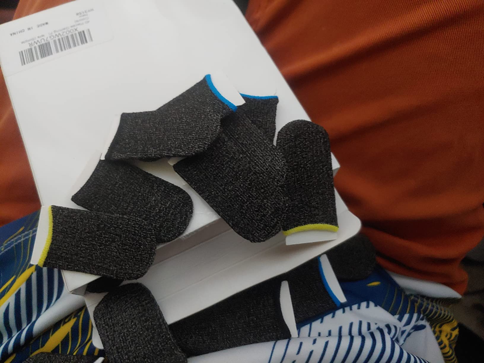 Geyoga 40 Pieces Gaming Finger Sleeve for Thumb Sleeves Mobile Gaming Finger Protector(Black) customer photo 2