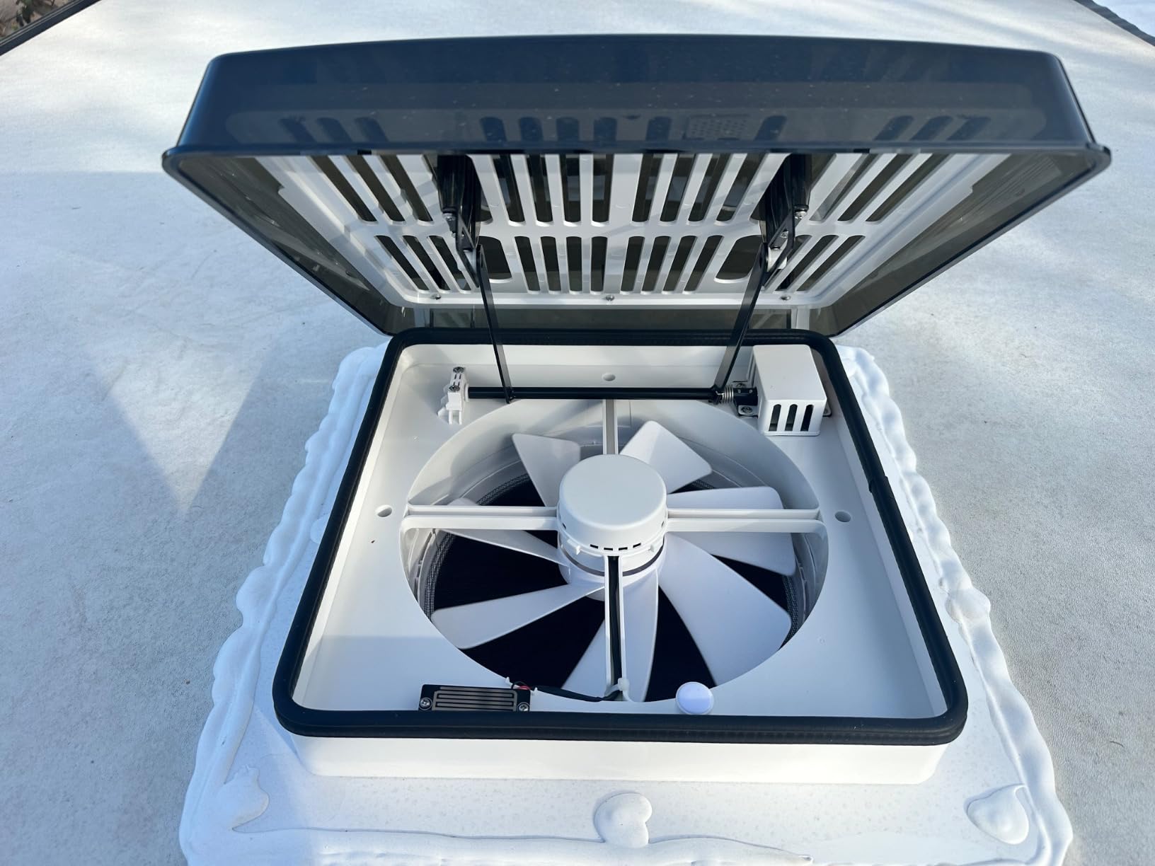 2012 Air Max RV Roof Vent Fan 14