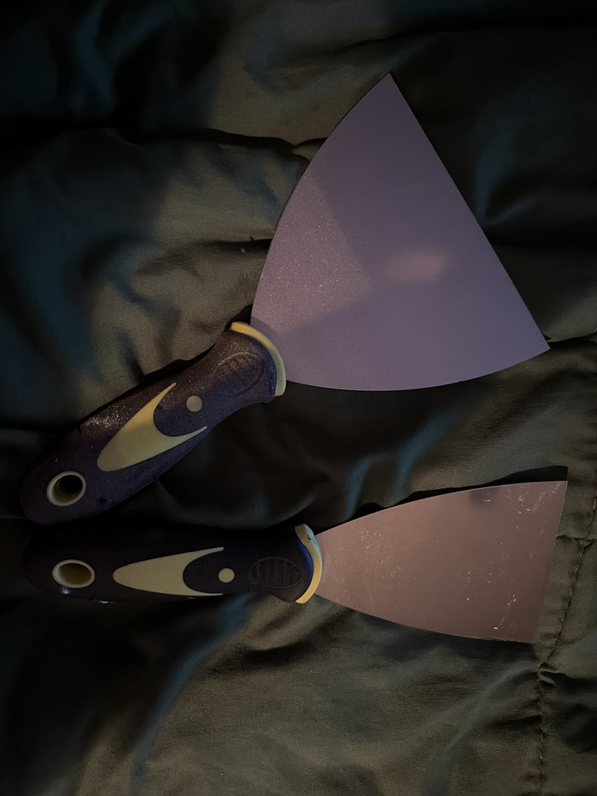 Putty Knife, 4Pcs Spackle Knife Set (2, 3, 4, 5 in), Stainless Steel Paint Scraper, Taping Knife Tool for Repairing Drywall, Removing Wallpaper, Applying Putty, Plaster, Cement, Adhesive customer photo 1