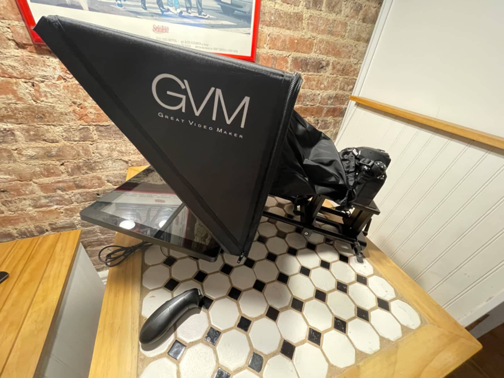 GVM Teleprompters for Digital Cameras/camcorders Portable 18.5'' Teleprompter Kit with Remote Control & App,Solid Aluminum Constructions,Colorless Spectroscope,Ultra HD Wide-Angle Lens customer photo 1