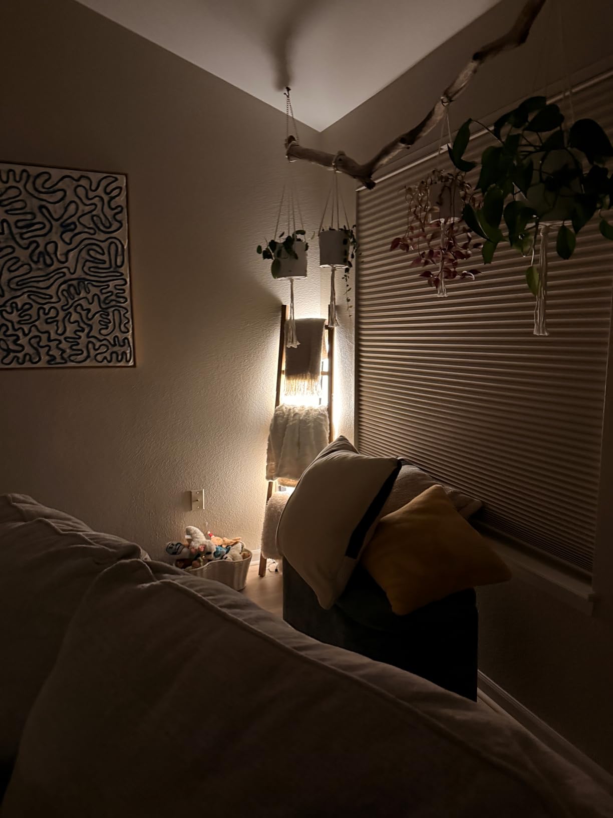 Govee RGBIC Floor Lamp Basic, 1000lm LED Corner Lamp Compatible with SmartThings, Alexa, and Matter, Modern Floor Lamp with Music Sync and 16 Million DIY Colors, Standing Lamp for Bedroom Living Room customer photo 2