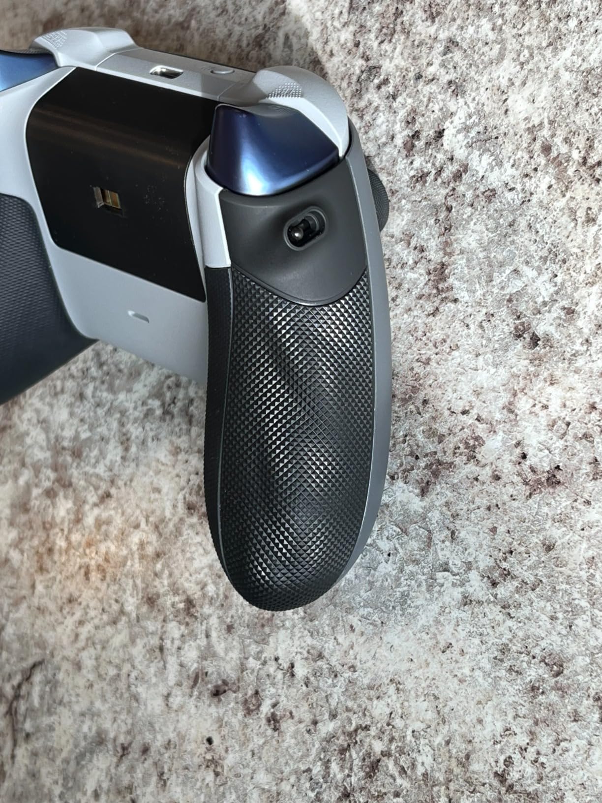 eXtremeRate Flexor Rubberized Side Rails Grips Trigger Stop Kit for Xbox Series X/S Controller, Anti-Slip Ergonomic Trigger Stopper Handle Grips for Xbox Core Controller - Diamond Textured Black customer photo 2