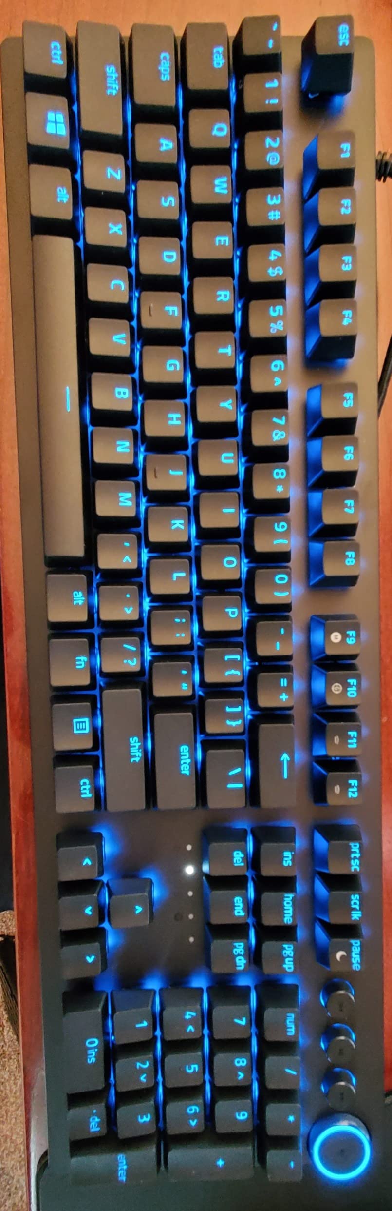 Razer Huntsman V2 TKL Tenkeyless Gaming Keyboard: Fast Linear Optical Switches Gen2 w/Sound Dampeners & 8000Hz Polling Rate - Detachable TypeC Cable - Doubleshot PBT Keycaps - Ergonomic Wrist Rest customer photo 1