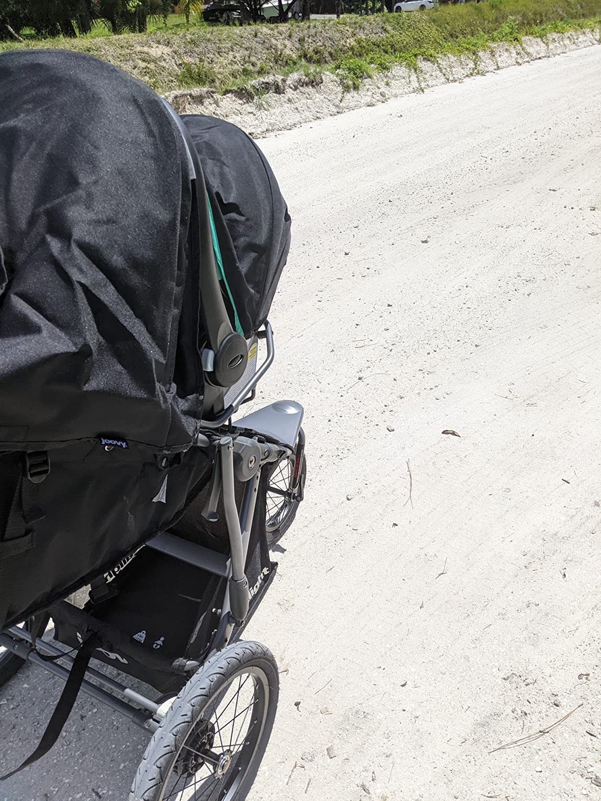 Joovy Zoom360 Ultralight Jogging Stroller Featuring High Child Seat, Shock-Absorbing Suspension, Extra-Large Air-Filled Tires, Parent Organizer, Air Pump, and Easy One-Hand Fold (Black) customer photo 2