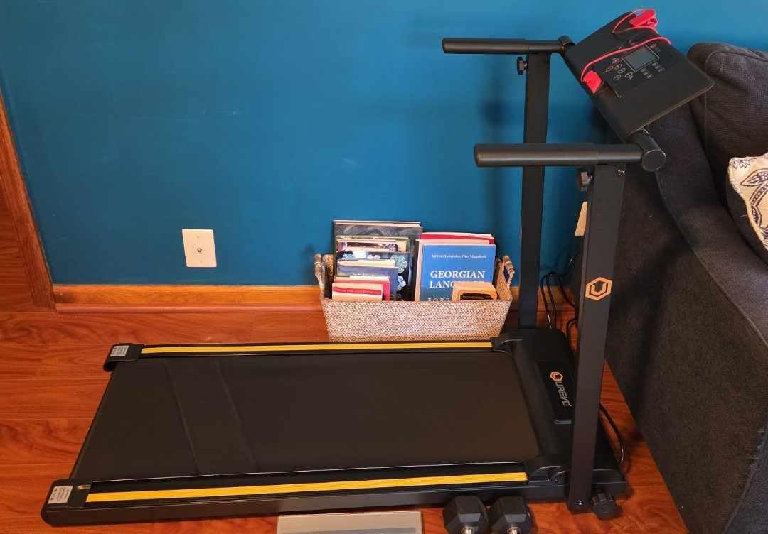 UREVO Treadmill with Standing Desk Workstation, Walking Pad Treadmills for Home Office customer photo 1
