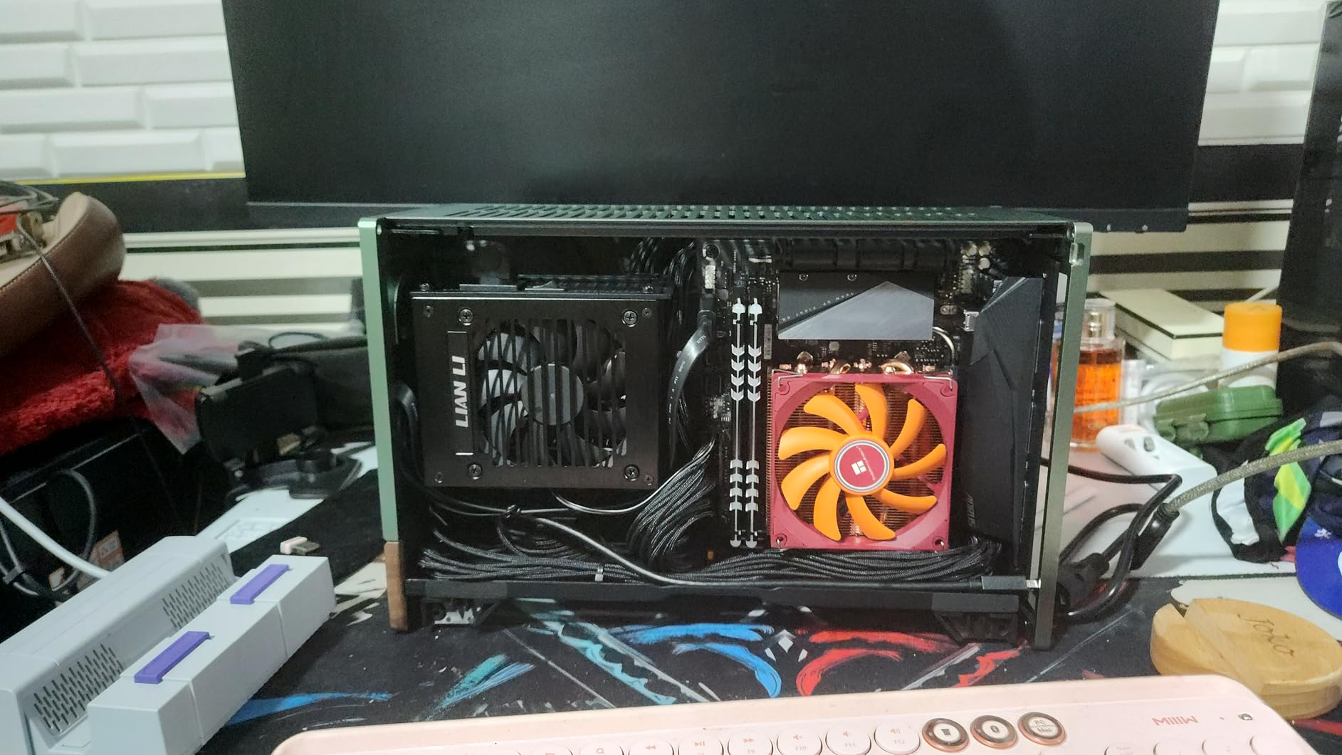 Fractal Design Terra Jade - Wood Walnut Front Panel - Small Form Factor - Mini ITX Gaming case - PCIe 4.0 Riser Cable - USB Type-C - Anodized Aluminum Panels customer photo 2