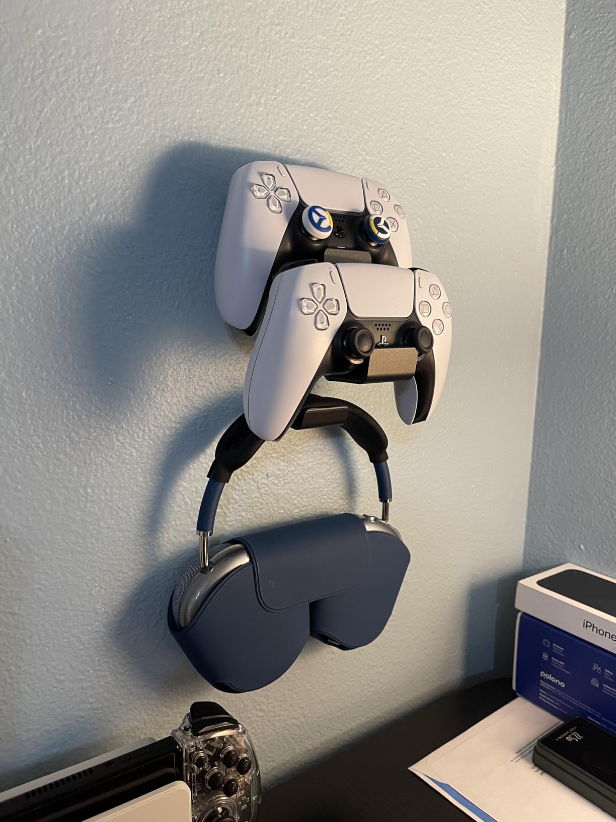 MoKo Controller Holder, Dual Gamepad Controller & Headphone Hanger for Xbox One, Xbox 360, PS3, PS4, PS5, PC, STEAM, Switch/Switch 2, Wall Mount Stand for All Universal Headsets, Black customer photo 2