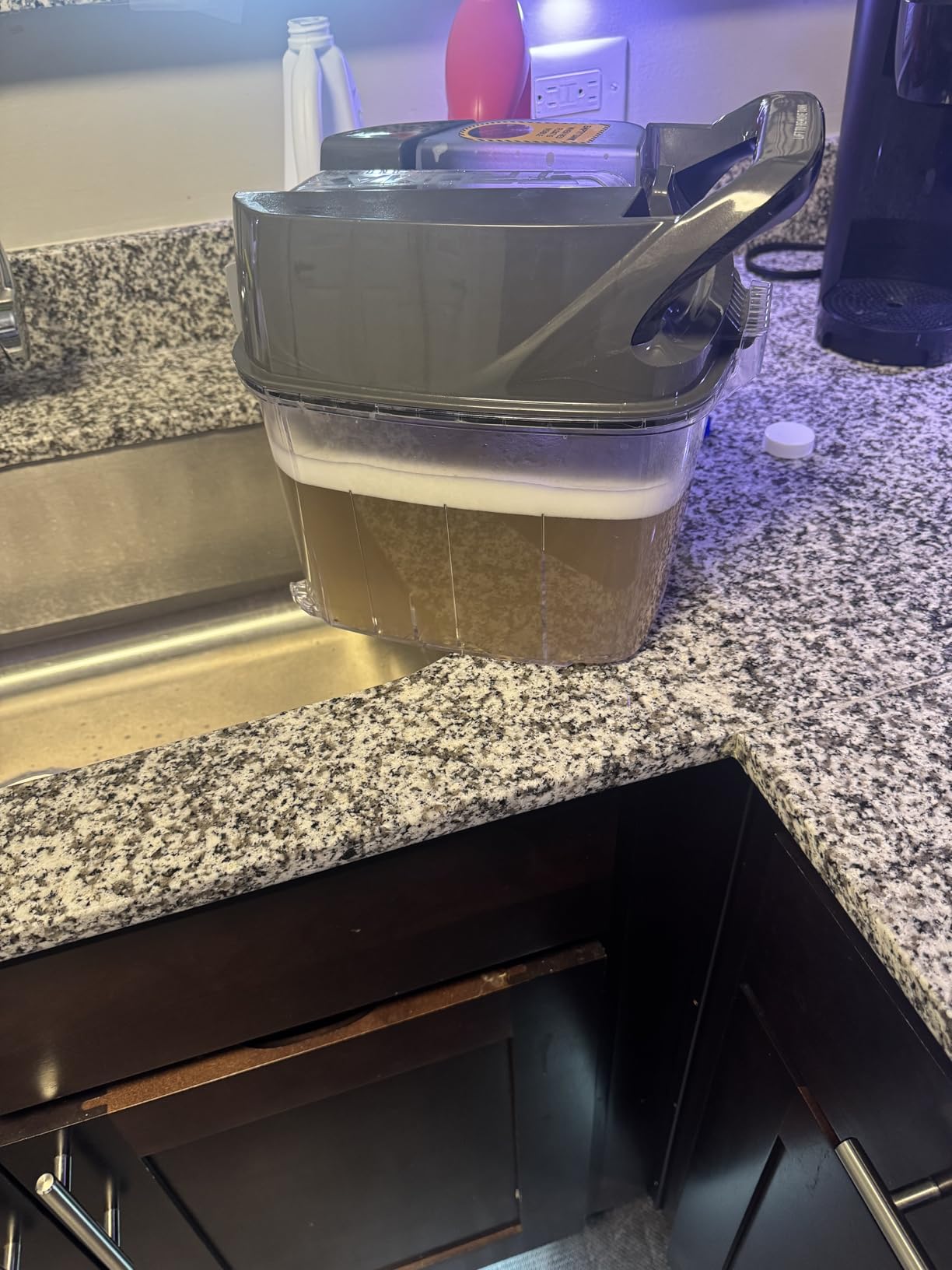 Hoover Powerscrub XL Pet Carpet Cleaner Machine, Upright Shampooer, FH68050, Black customer photo 2