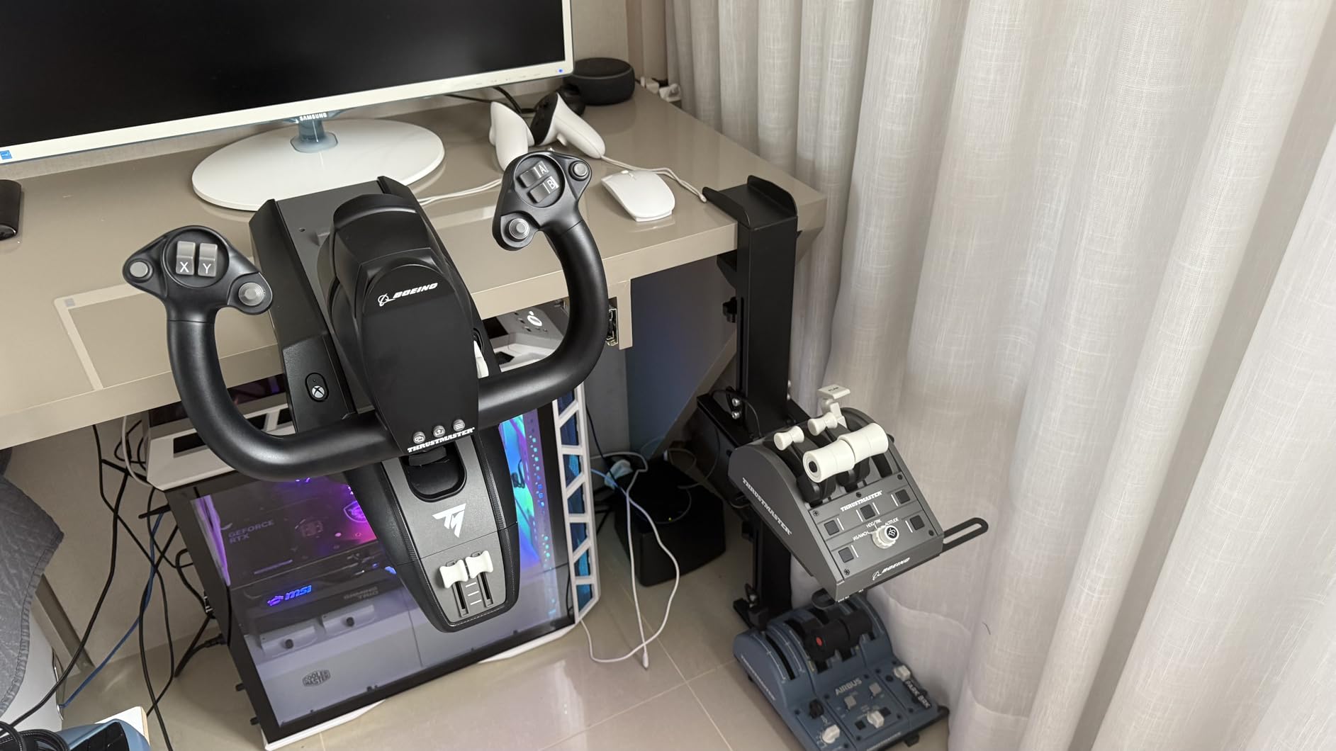 Thrustmaster TCA Quadrant Boeing Edition - Throttle Quadrant for Xbox Series X|S & PC, Flight Simulator Controls customer photo 1