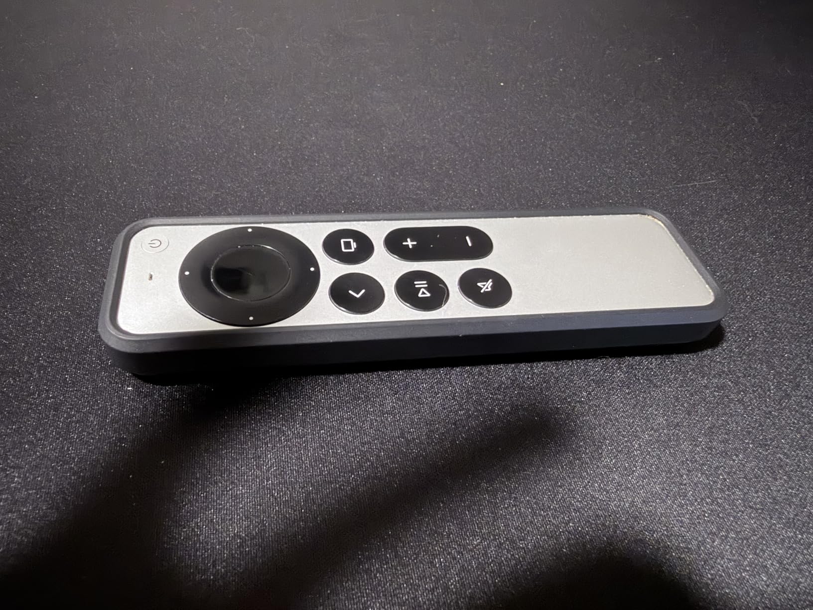 Spigen Rugged Armor Designed for Apple TV 4K 2021/2022 Siri Remote Case Cover with Shockproof Magnetic Technology and Wrist Strap (Metal Plate and Magnetic Included) - Black customer photo 1