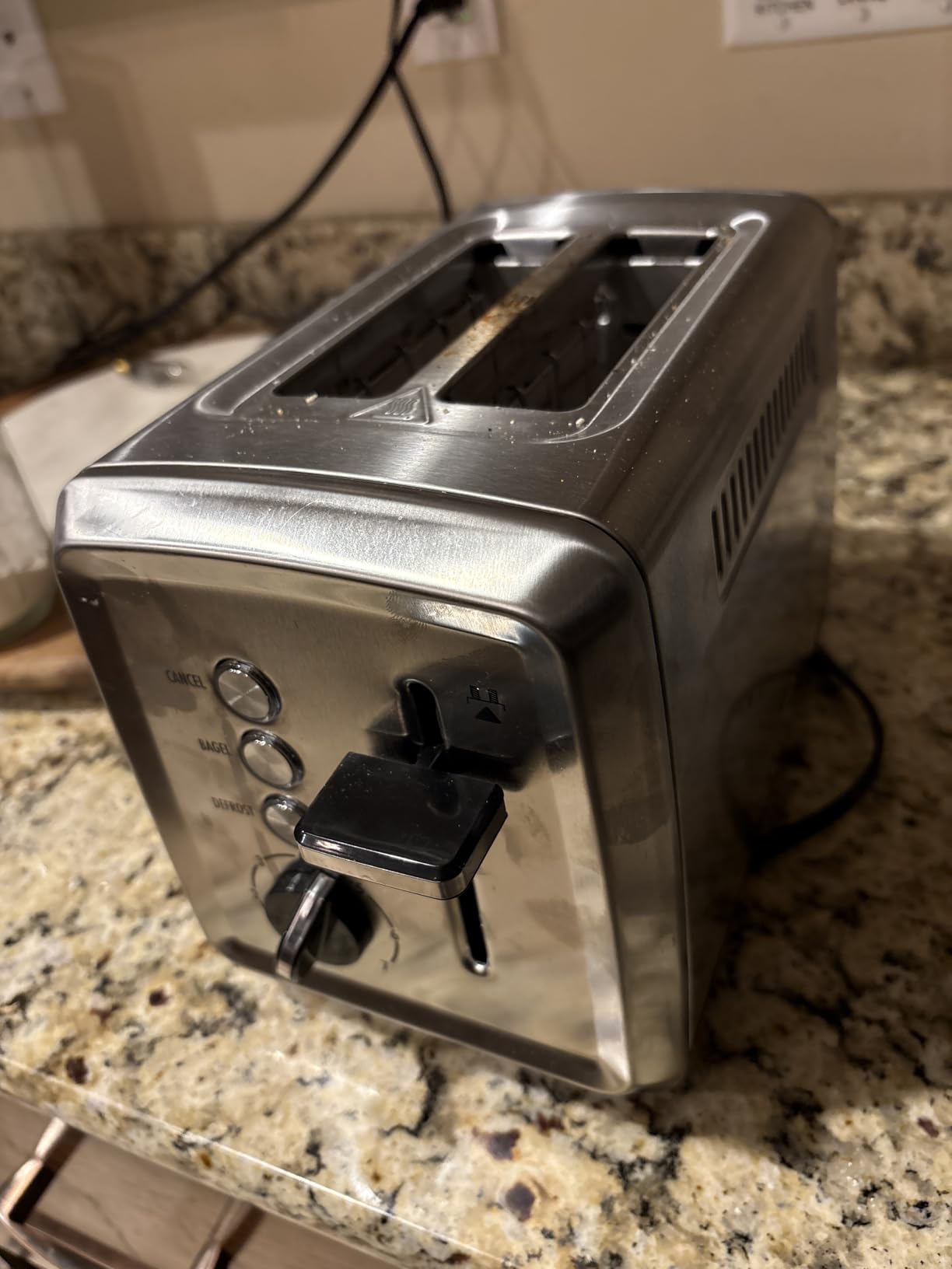 Hamilton Beach 2 Slice Toaster with Extra-Wide Slots, Bagel Setting, Toast Boost, Slide-Out Crumb Tray, Auto-Shutoff & Cancel Button, Defrost Function, Stainless Steel (22794) customer photo 1