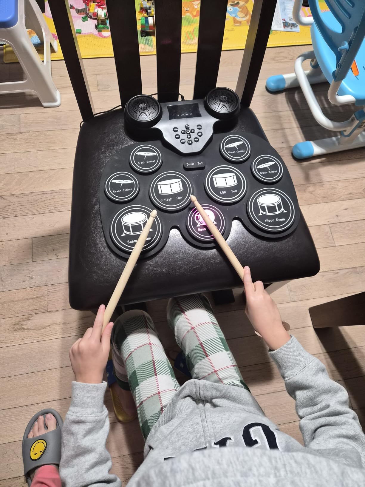 Electronic Drum Set with 7-Color LED Light Show on Strike, 9-Pad Electric Drums Set Bluetooth MIDI Support, Extra-thick Electric Drum Pads for Better Rebound, Perfect Christmas/Birthday Gift for Kids customer photo 2