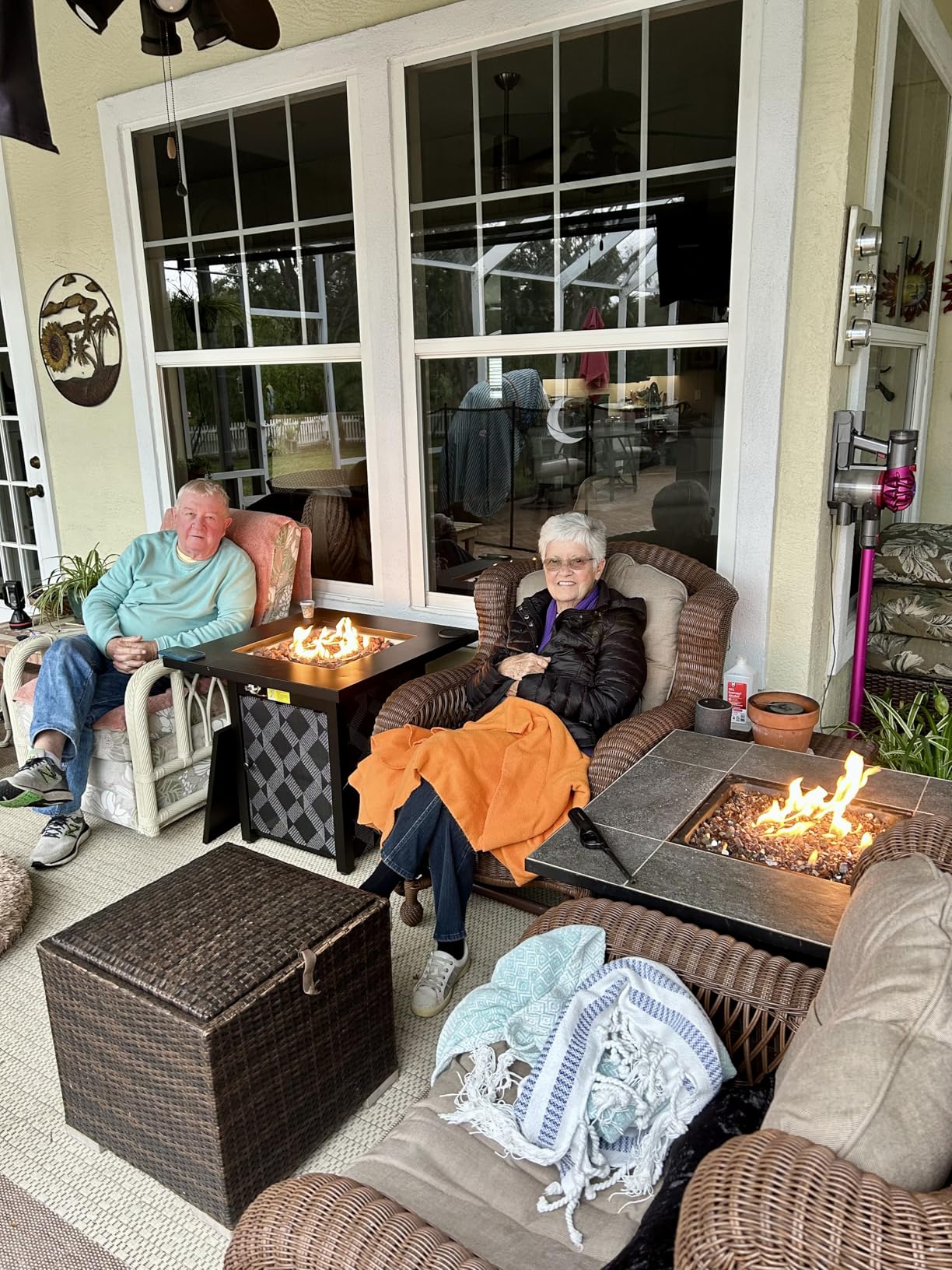 Ciays 28 Inch Propane Fire Pit CSA-Listed Outdoor Fire Pit Table, 50,000 BTU Steel Gas Fire Pits with Lid and Lava Rock, Add Warmth and Ambience to Parties On Patio Deck Garden,Black,CIFPT3-N1 customer photo 2