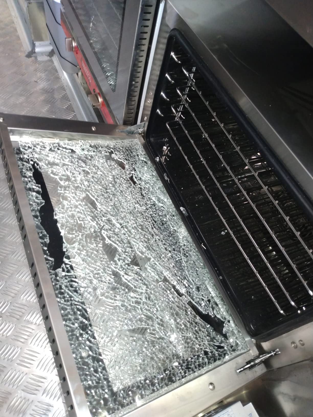 Kratos Commercial Countertop Oven | Half-Size Electric Convection Oven | Holds Four Half Size Sheet Pans | 1.5 Cubic Ft. | ETL Certified | 120V, 1600W (29M-002) customer photo 1