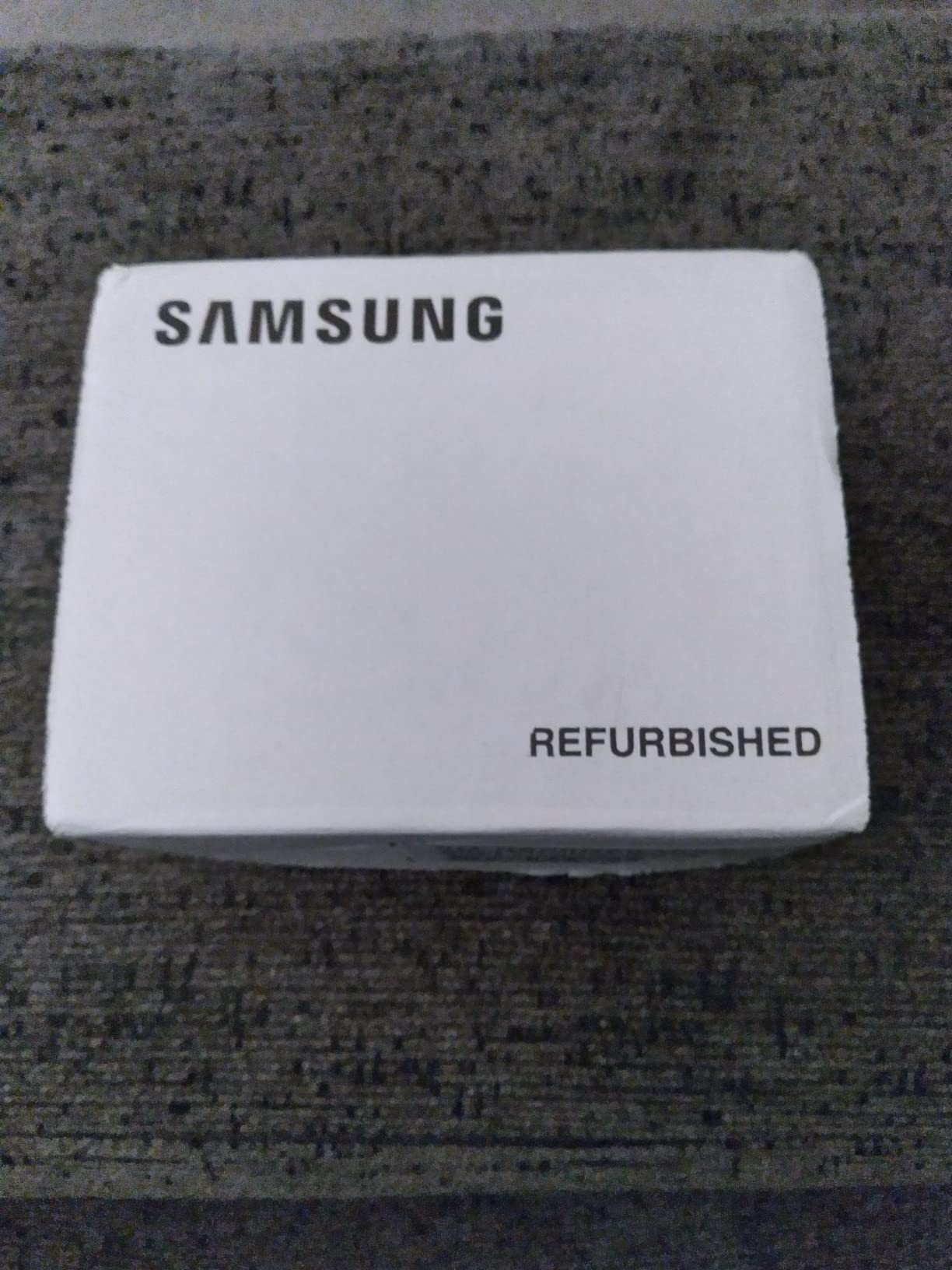 Samsung Electronics Galaxy Watch 4 40mm Smartwatch with ECG Monitor Tracker for Health Fitness Running Sleep Cycles GPS Fall Detection Bluetooth US Version - (Black) (Renewed) customer photo 1