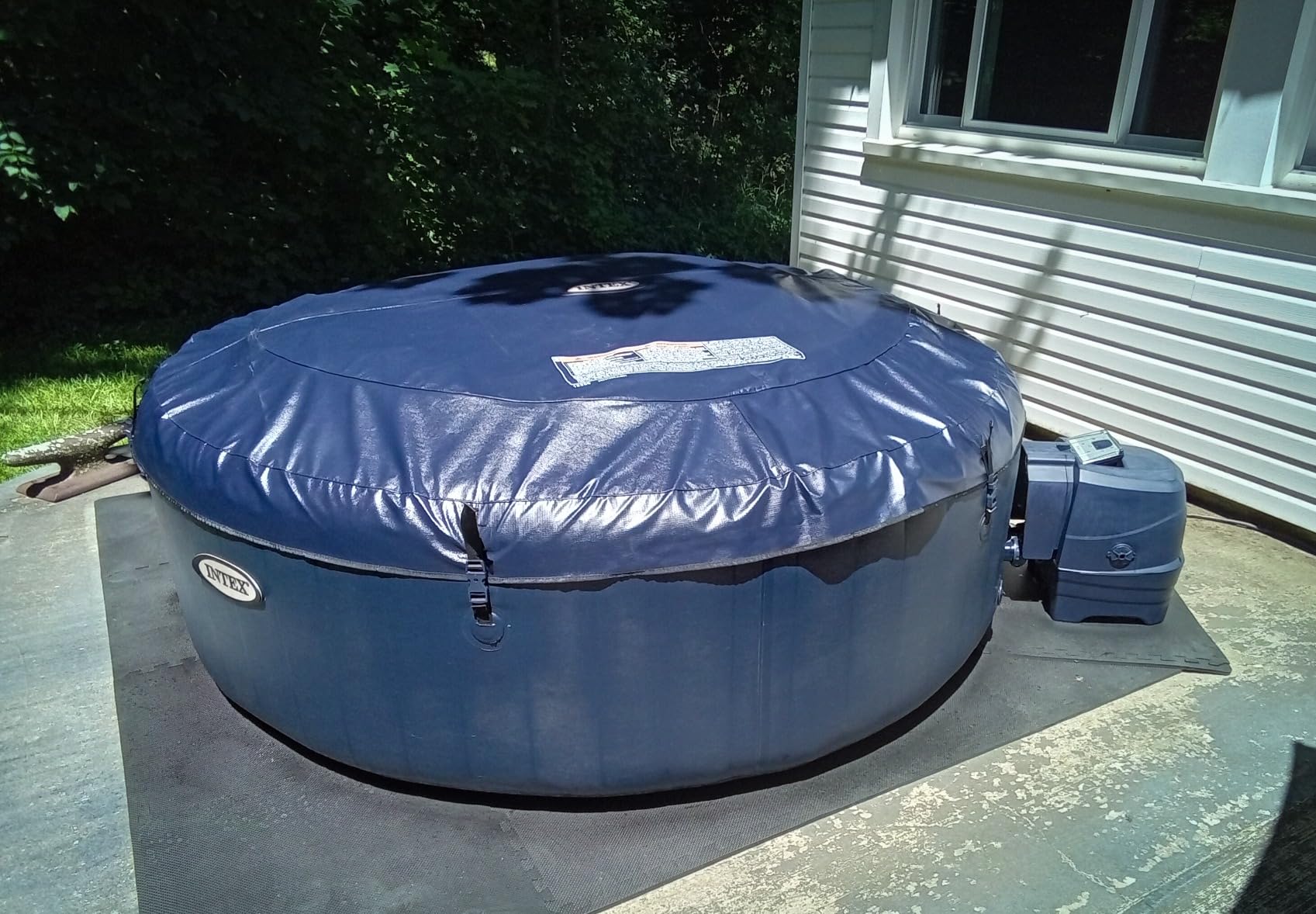 INTEX 28431EP PureSpa Plus Bubble Massage Inflatable Spa Set: Includes Energy Efficient Spa Cover -2 Headrests - LED Light - 6 Person Capacity - 85