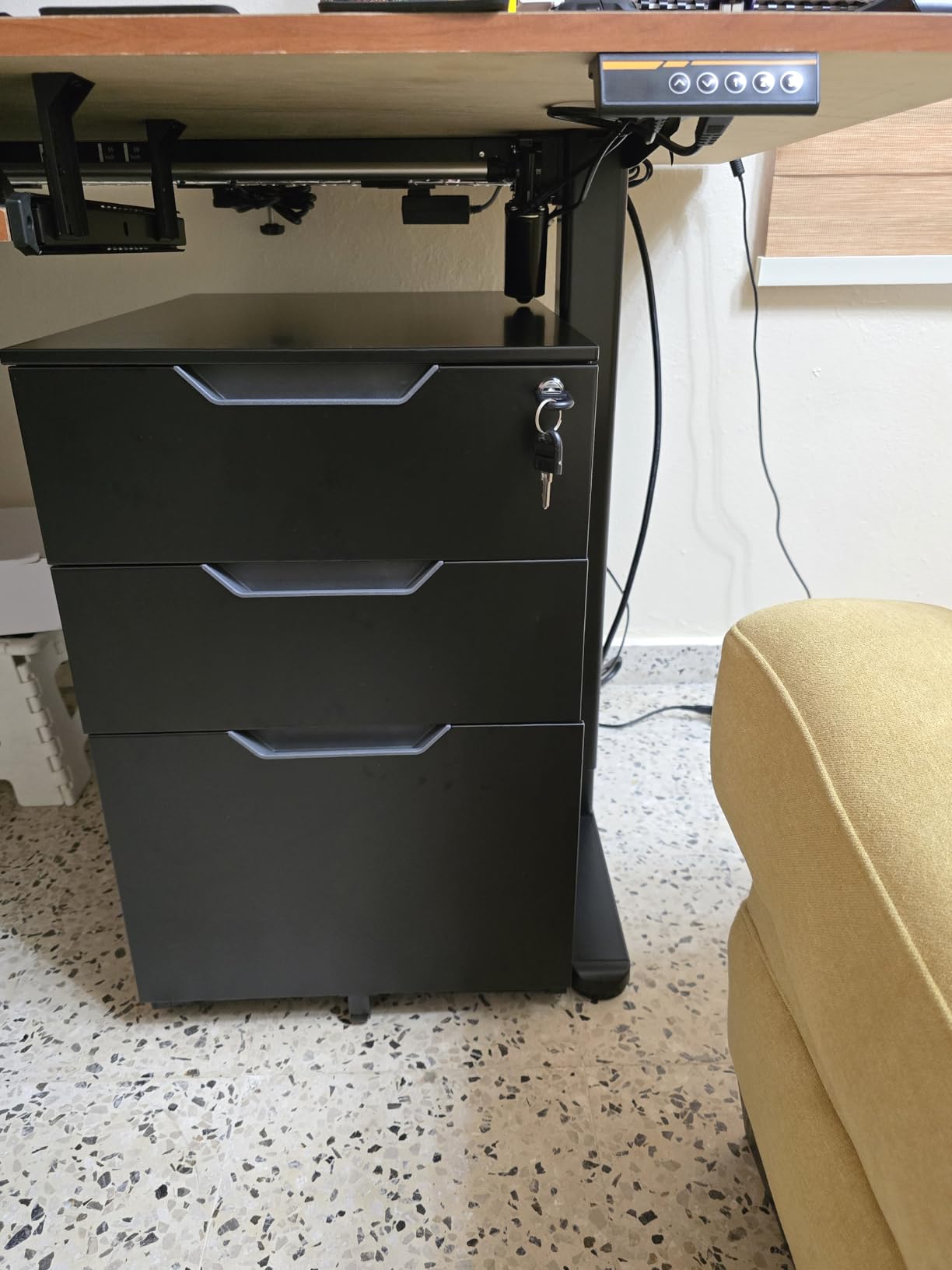 Amazon Basics 3-Drawer Mobile File Cabinet with Lock, Rolling Filing Cabinet for Hanging Files, Black, 20.71