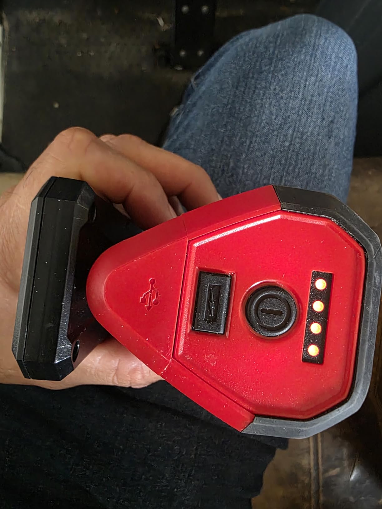 Milwaukee Electric - M12 Rover Service Repair Flood Light W/USB Char customer photo 1