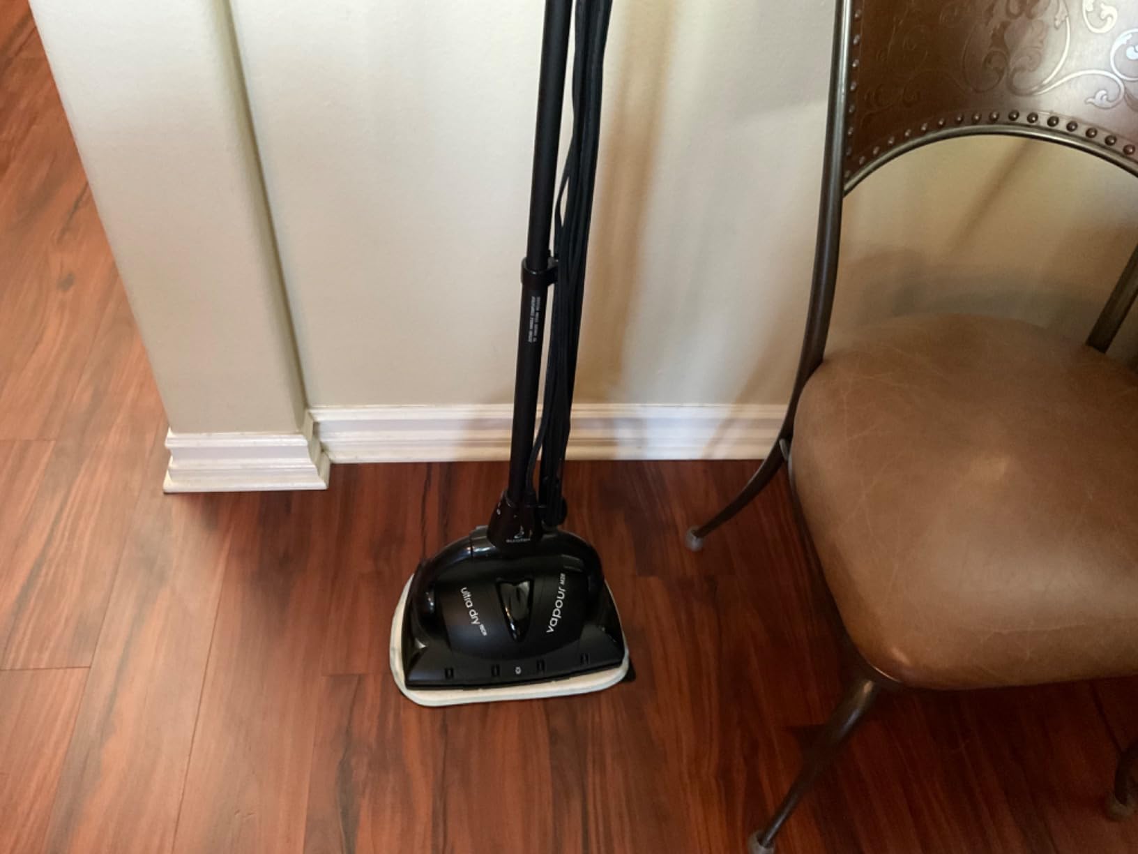Euroflex Vapour Premium Steam Mop 9-Piece Set with Ultra Dry Steam; Consumer Reports Recommended; Commercial Grade 295°F & 50 PSI; Invented in Italy; Kills 99.9% Germs & Viruses; 5 Year Warranty customer photo 1
