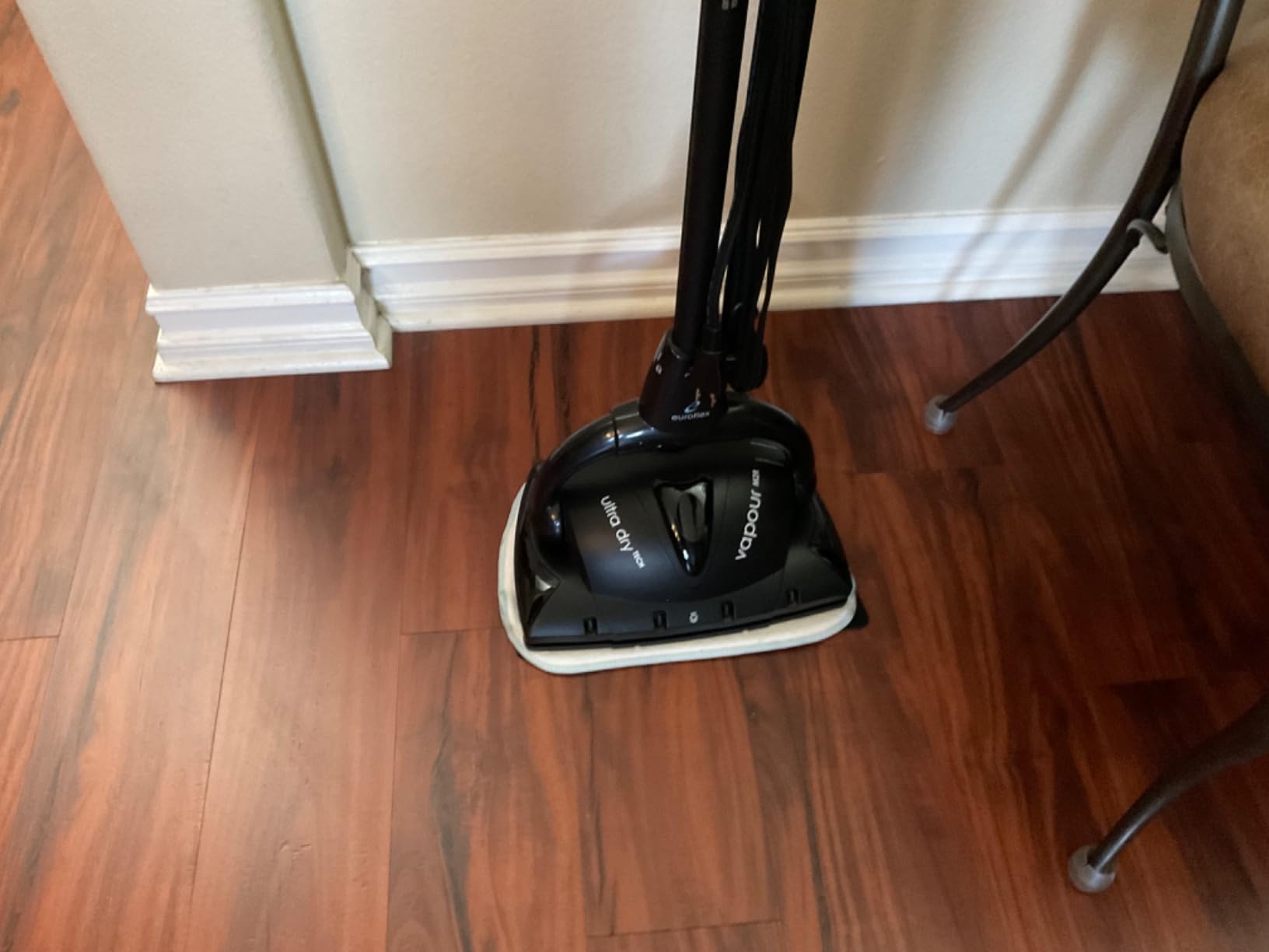 Euroflex Vapour Premium Steam Mop 9-Piece Set with Ultra Dry Steam; Consumer Reports Recommended; Commercial Grade 295°F & 50 PSI; Invented in Italy; Kills 99.9% Germs & Viruses; 5 Year Warranty customer photo 2