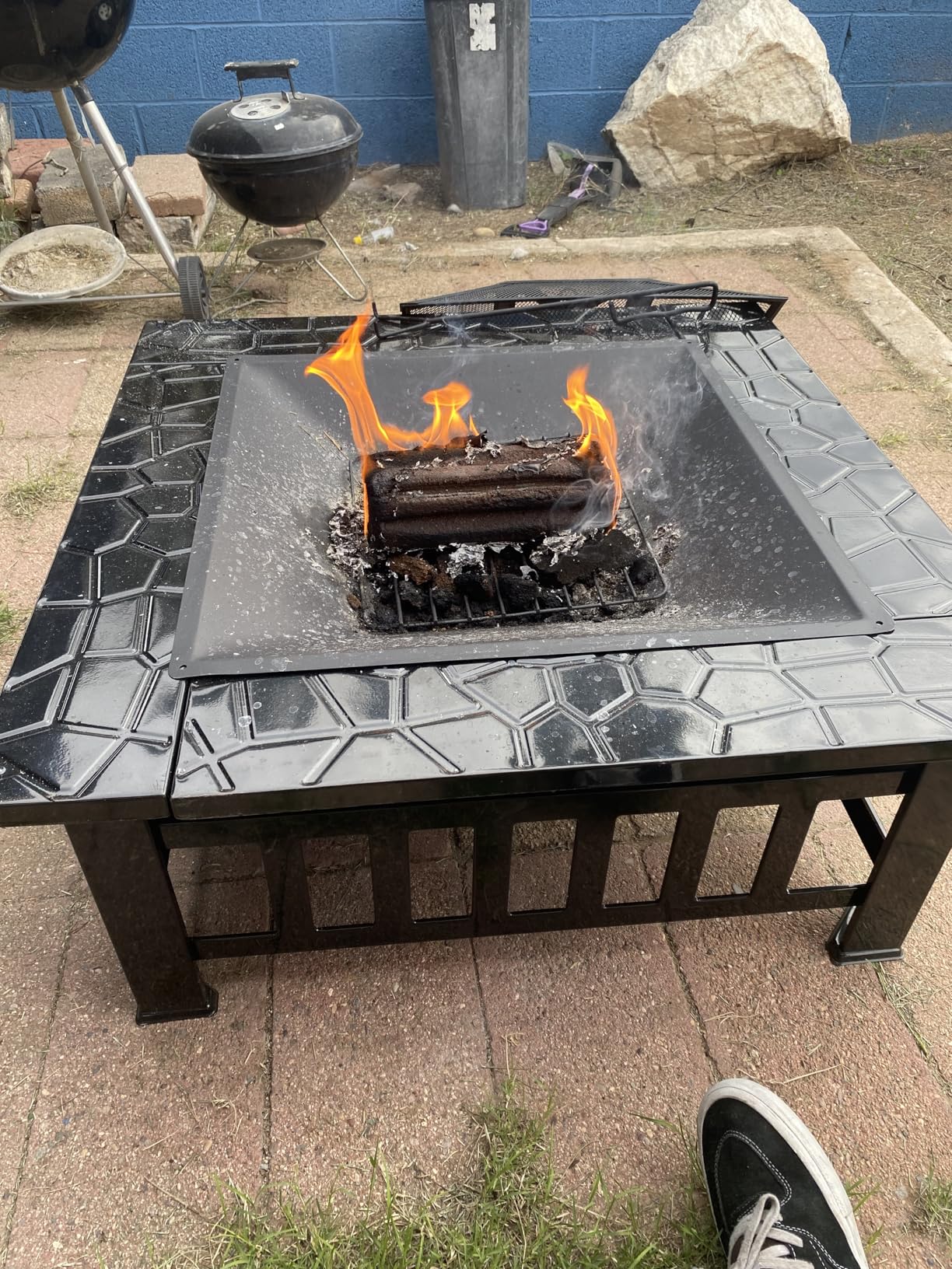 Devoko Outdoor Fire Pit, 32 Inch Firepit Table Metal Outdoor Fireplaces customer photo 2