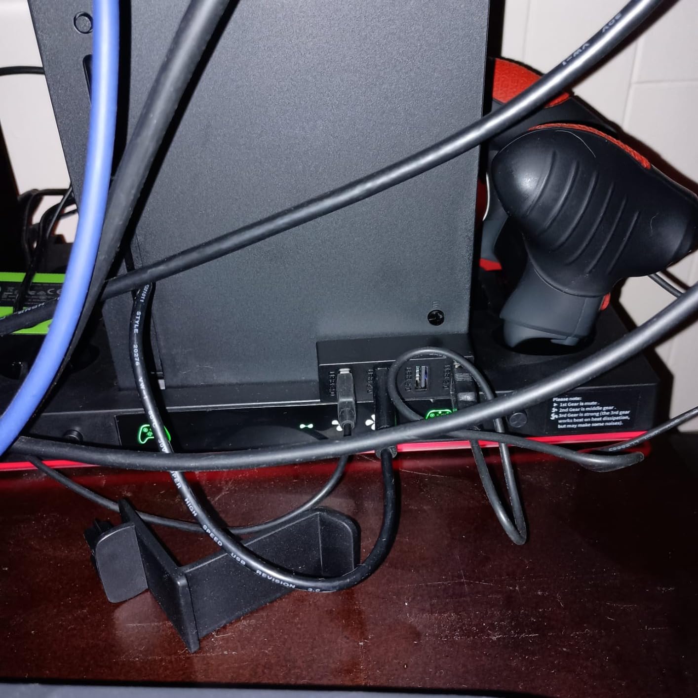 JZW-Shop 4 Ports USB Hub 2.0 for Xbox Series X, High Speed USB Hub Splitter Expansion Adapter Compatible with Xbox Series customer photo 1