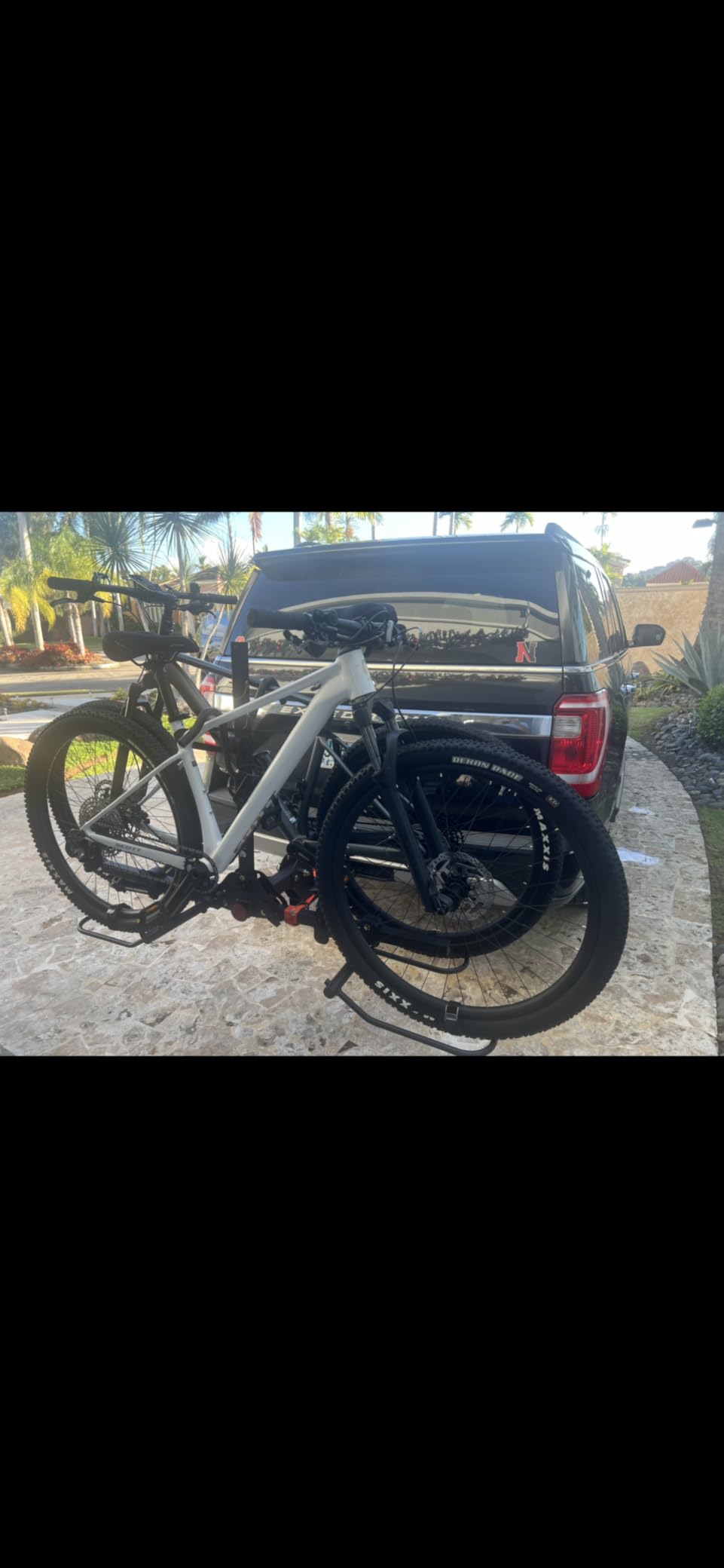 Young Bike Rack Hitch for Car - 200LB 2-Bike Rack Hitch Mount Platform Style Hitch Bike Rack，Smart Tilting & Easy Fold for Car SUV with 2 Inch Receiver，Bike Carrier Fits Up to 5-inch Fat Tire customer photo 1