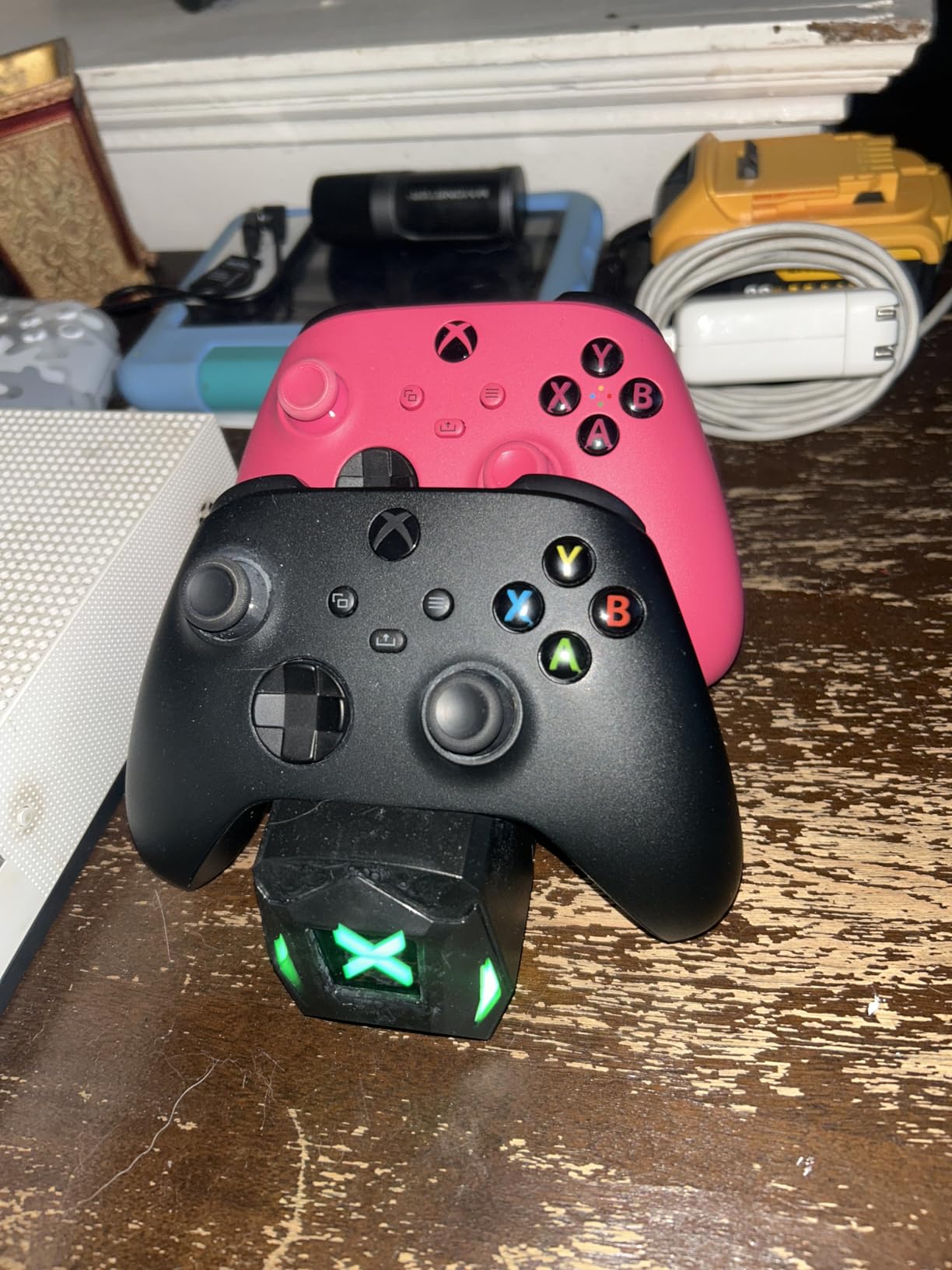 Upgraded Controller Charger Station with 2x6200mWh Rechargeable Battery Packs for Xbox One/Series X|S, Dual Charging Dock for Xbox One Battery Pack (Controller not Included) customer photo 1