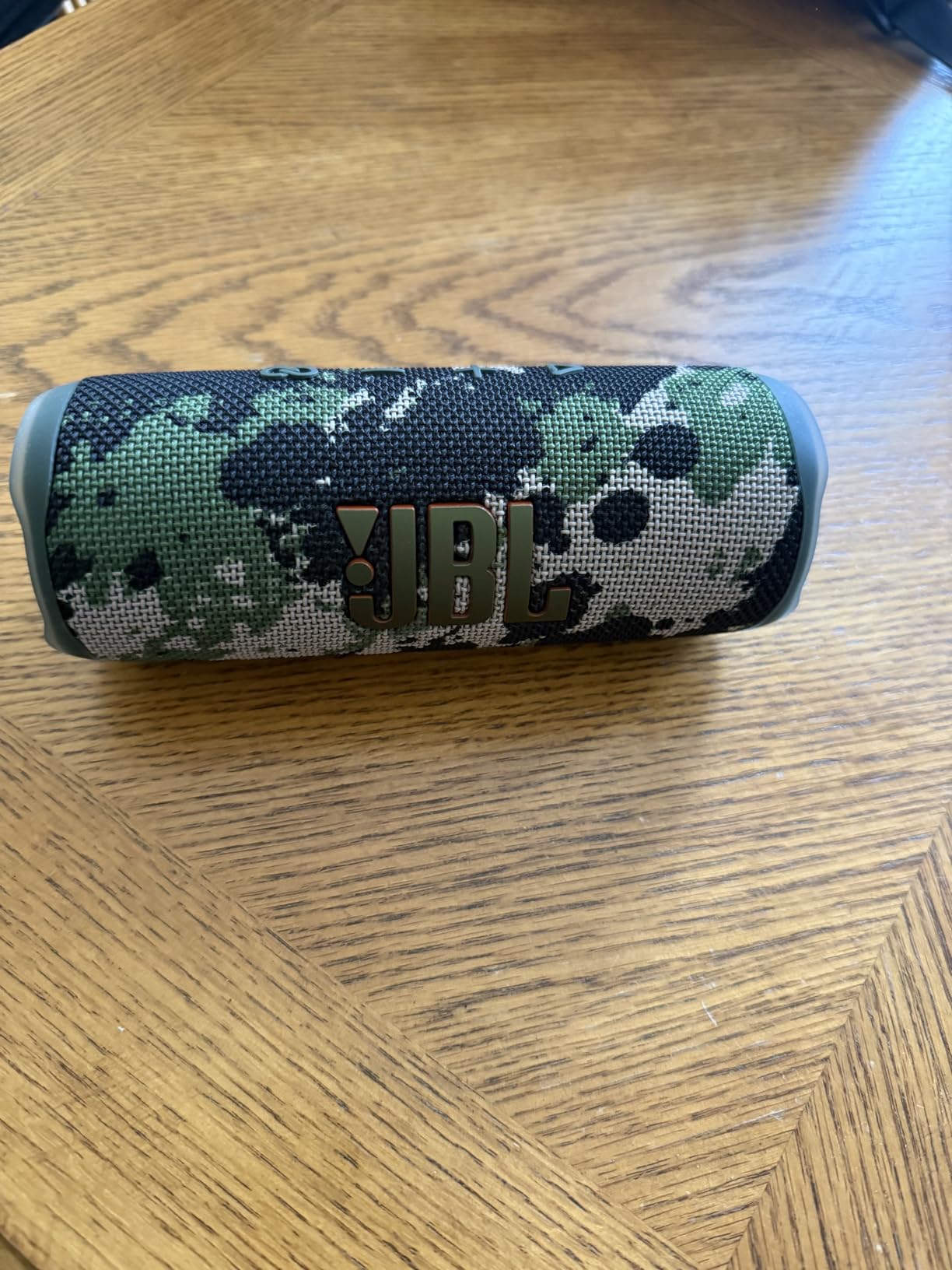 JBL Flip 6 Portable Wireless Bluetooth Speaker Waterproof - Black (Renewed) customer photo 2