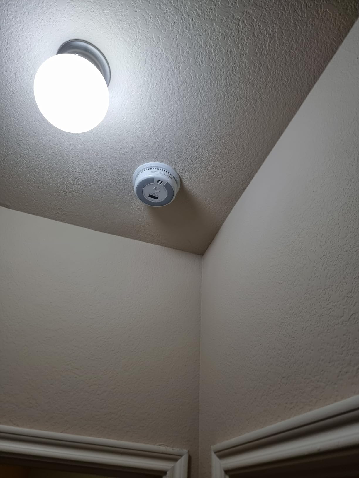 X-Sense 10-Year Battery Combination Smoke Carbon Monoxide Alarm Detector with Large LCD Display, Certified to UL 217 9th Edition, Standalone Model SC07, 1-Pack customer photo 2