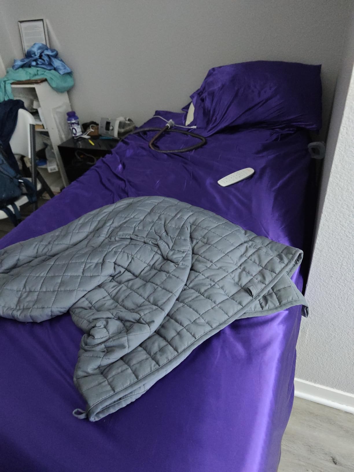 ESHINE King Adjustable Bed Frame Base - Easy to Install in 5 Minutes, Massage, Wireless Remote, Foot&Head Inclined, Zero Gravity, Dual USB Ports, Under Bed Light, 3000 Premium Series customer photo 1