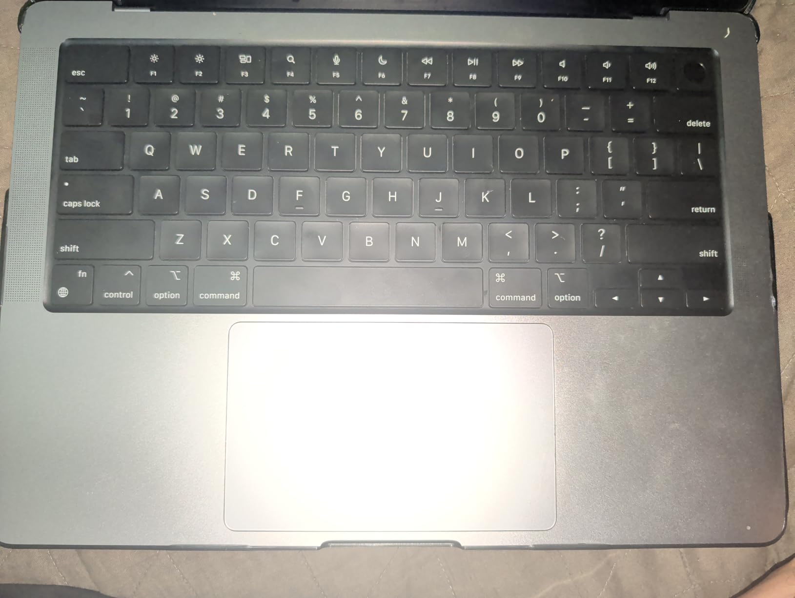 Apple MacBook Pro 2021 with Apple M1 Pro chip (14-inch, 16GB RAM, 512GB SSD) Space Gray (Renewed) customer photo 1