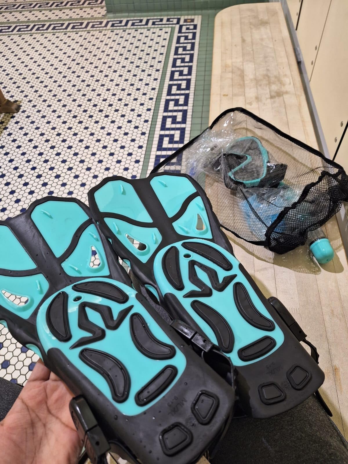 Snorkel Set with Fins for Adults, Snorkeling Gear for Adults Men and Women, Snorkle, Mask Set Adults Dry Top Snorkel Mask Combo Set with Travel Bag for Snorkeling, Diving, Swimming customer photo 1