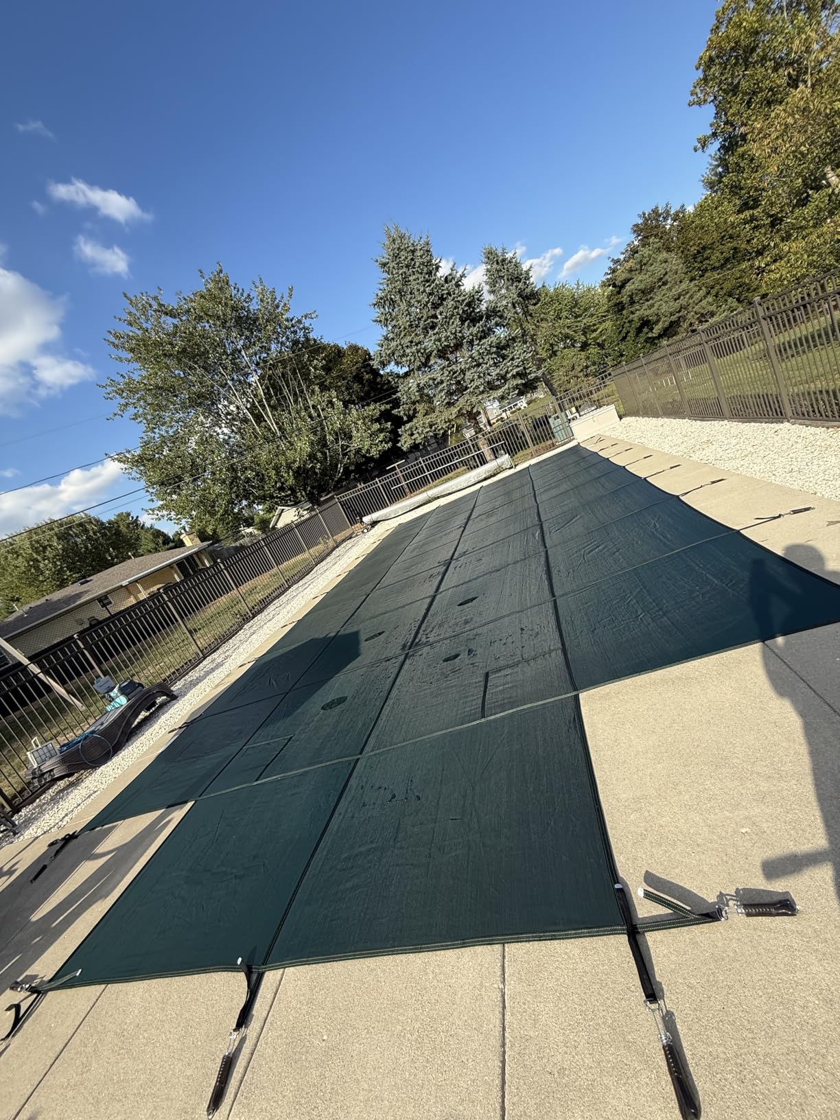 VEVOR Pool Safety Cover Fits 20x40ft Rectangle Inground Pools, Inground Pool Cover Green Mesh, Triple-Stitched for Maximum Strength, Abrasion-Resistant, for Swimming Pool Winter Safety Cover customer photo 1