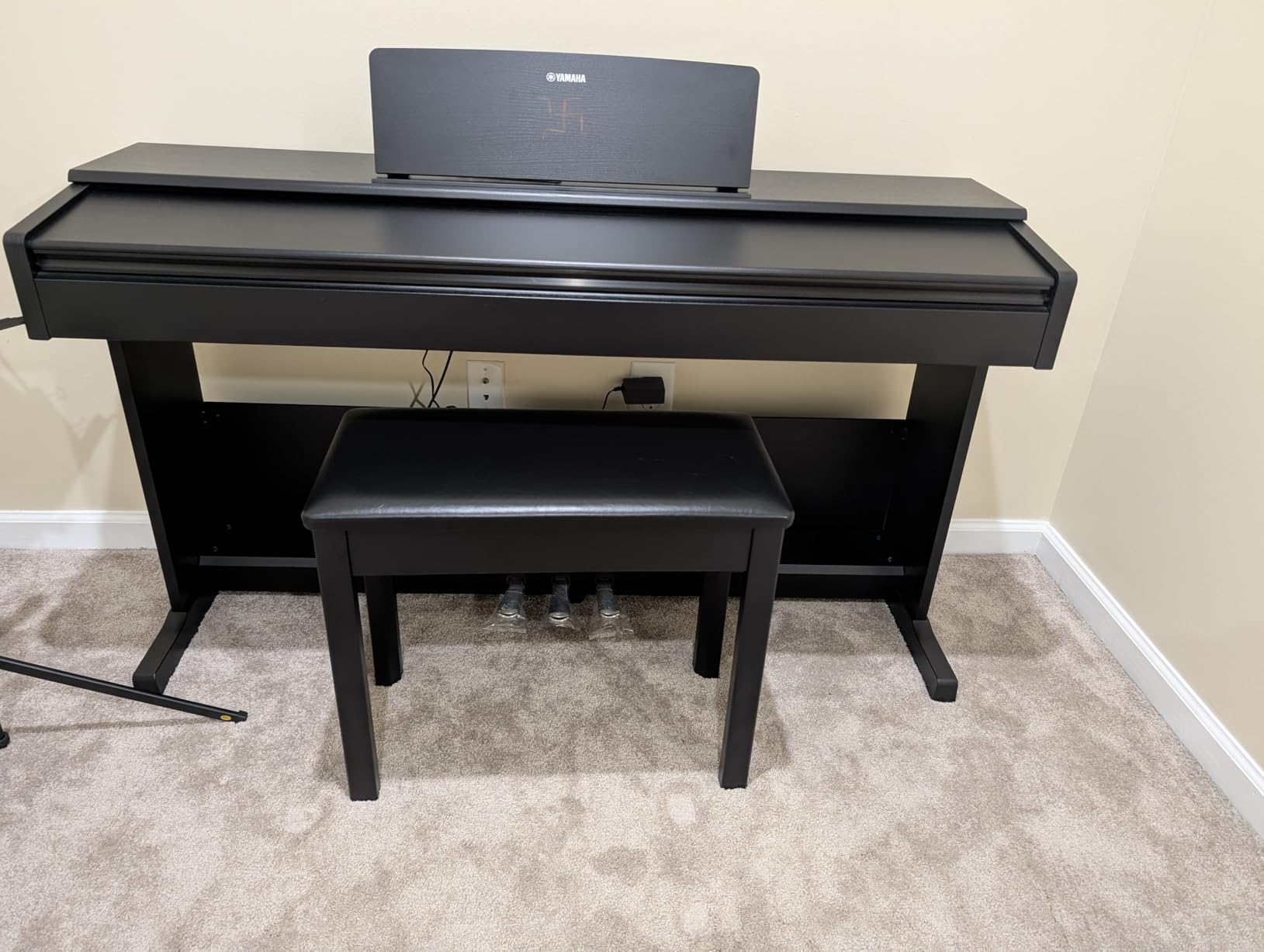 Yamaha YDP165 Console Digital Piano with Weighted 88-Key Graded Hammer 3 Action, CFX Concert Grand Piano Sound, Includes Bench (Black) customer photo 2