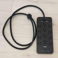 Anker Power Strip with 2100J Surge Protector, Outlet Extender, 5ft Extension Cord with Multiple Outlets, 12 AC, 2 USB A,1 USB C Port for 20W, Home Office, Dorm Room Essentials, TUV Listed customer photo 1
