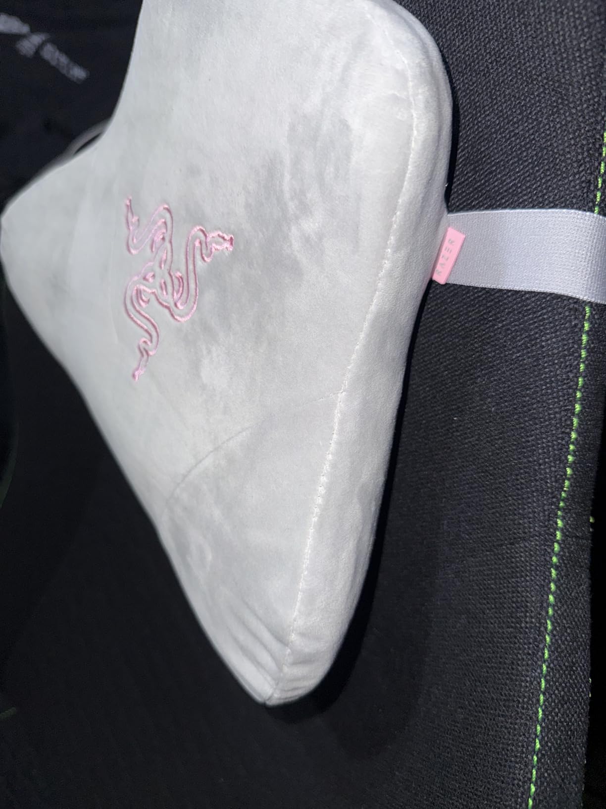 Razer Head Cushion Neck & Head Support for Gaming Chairs: Ergonomically Designed - Memory Foam Padding - Wrapped in Plush Pink Velvet - Quartz customer photo 1
