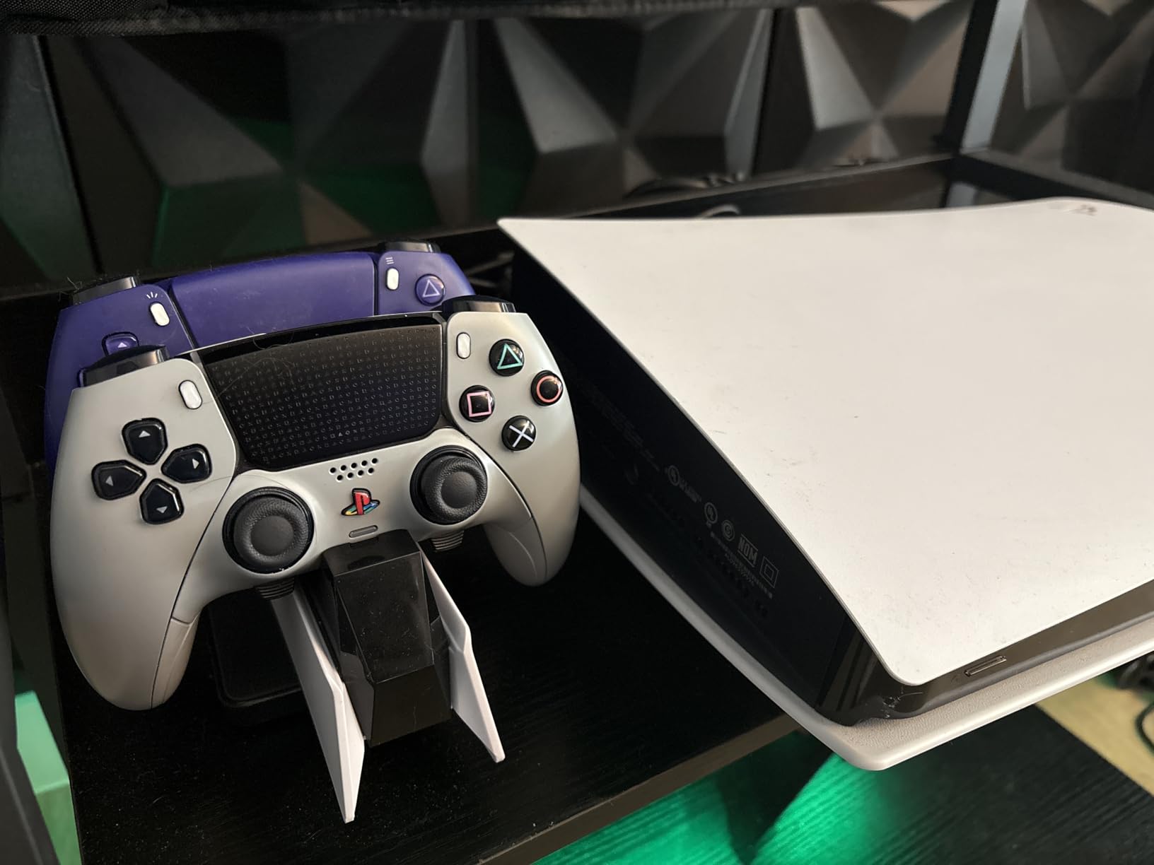 PS5 Controller Charging Station Dock, Dual Charging for Dualsense, playstation 5 Wireless Accessories with Blue LED ON/Off Automatically customer photo 2