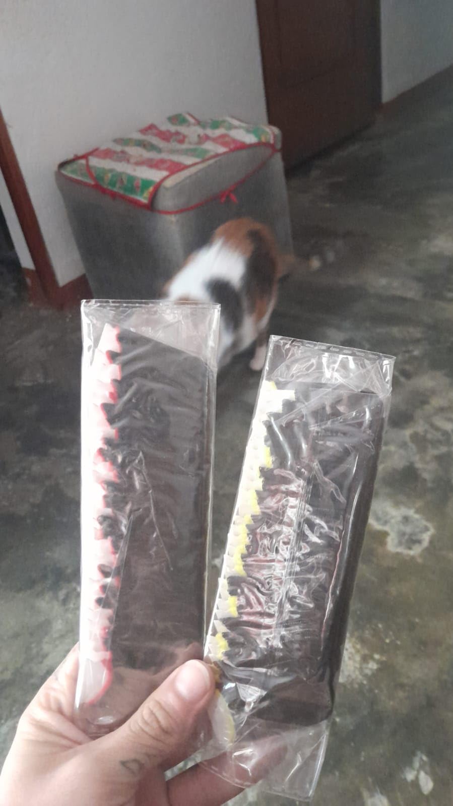 Jiuguva 120 Pcs Finger Sleeve for Gaming Anti Sweat Game Controller Thumb Sleeve Breathable Finger Covers Touchscreen Gaming Gloves for Mobile Phone Game, 4 Designs(Colorful) customer photo 1