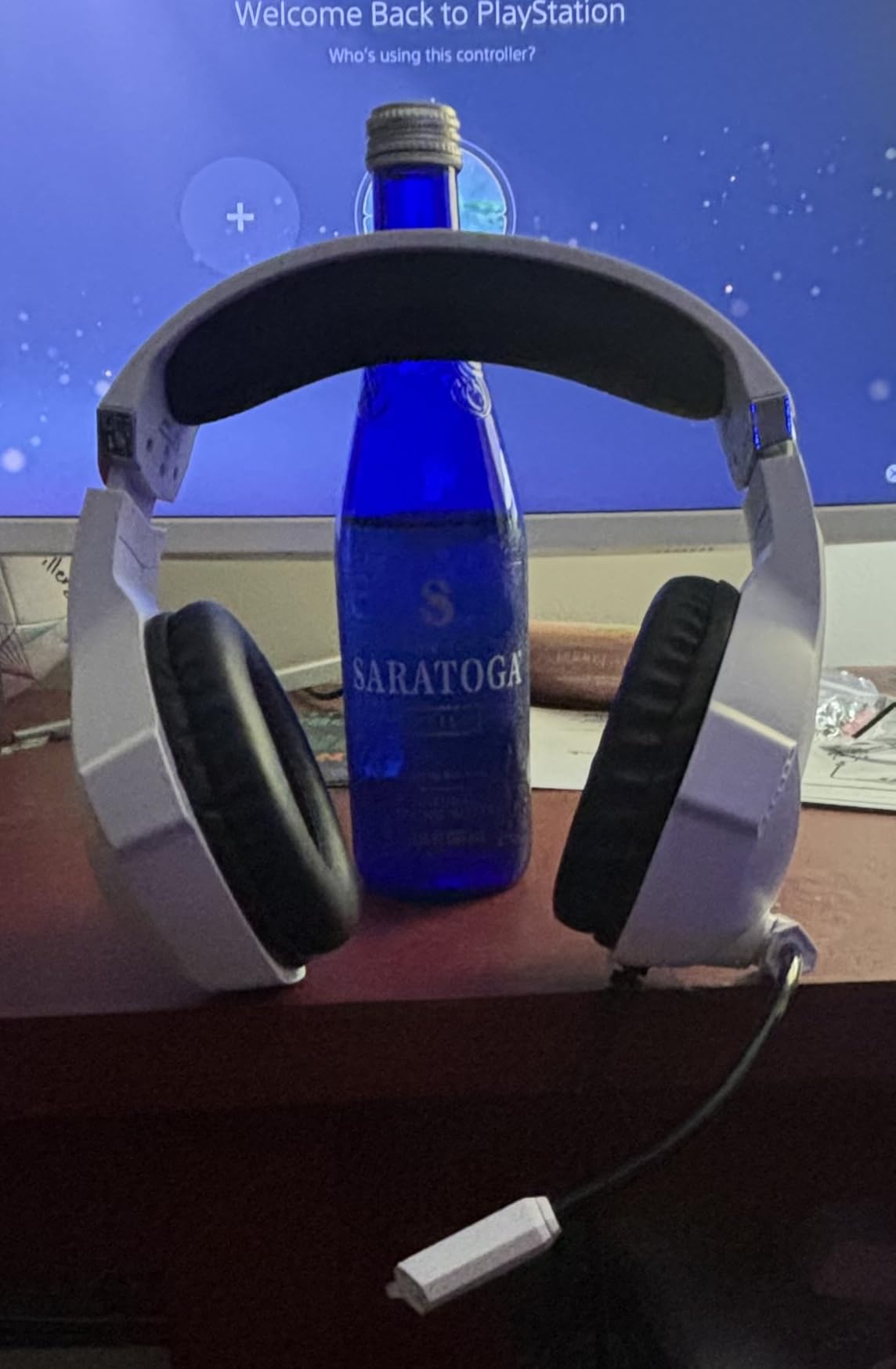 Ozeino Gaming Headset for PC, Ps4, Ps5, Xbox Headset with 7.1 Surround Sound Gaming Headphones with Noise Canceling Mic, LED Light Over Ear Headphones for Switch, Xbox Series X/S, Laptop, Mobile White customer photo 2