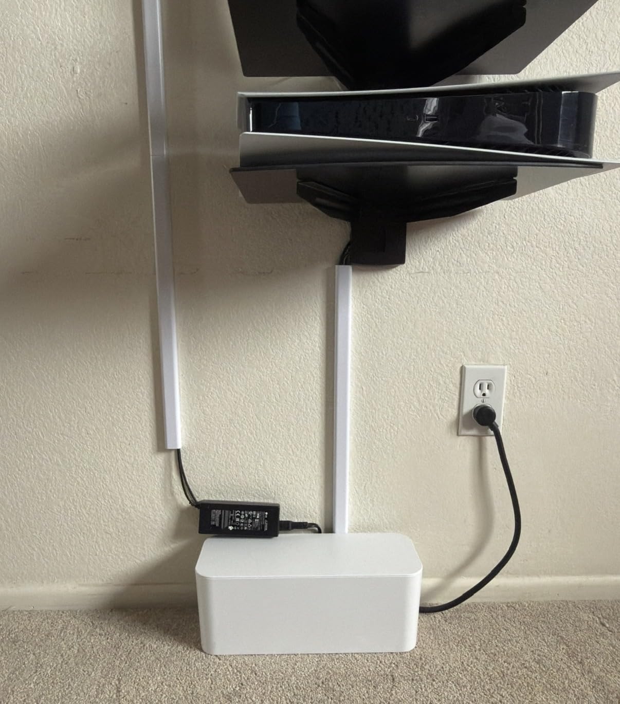 Cable Hider Raceway Kit, 68in (4X L17in) Wire Hiders for TV on Wall, Paintable Cord Cover Channel, Cord Hider for Wall Mounted TV in Home Office, 0.95in (W) x 0.47in (H), White customer photo 1