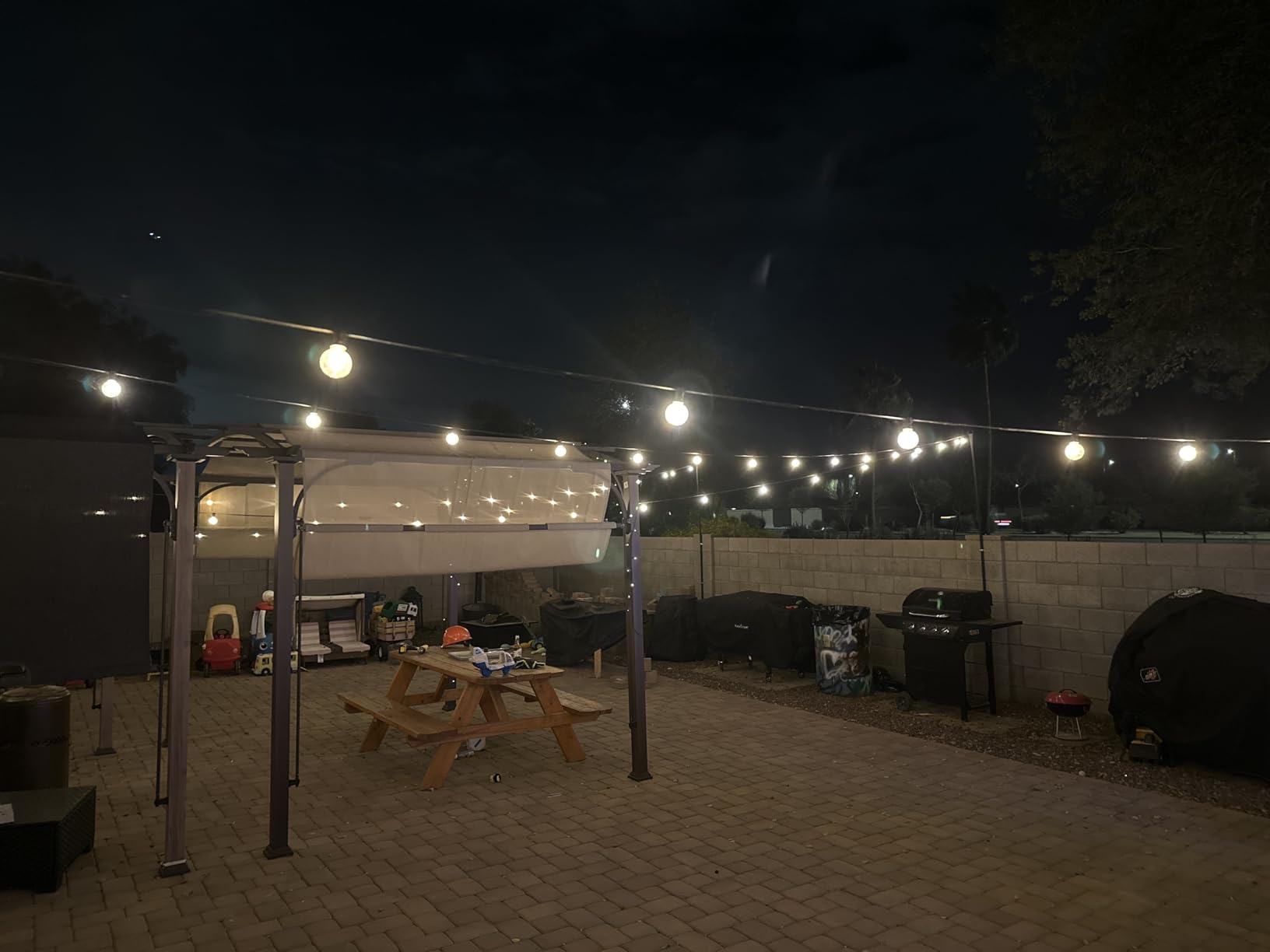 Brightown Outdoor String Lights, 50FT 25 G40 Bulbs Shatterproof Patio Lights, IP65 Waterproof Dimmable Hanging Connectable Globe LED Outdoor Lights for Backyard, Bistro, Porch, Deck, Balcony customer photo 2