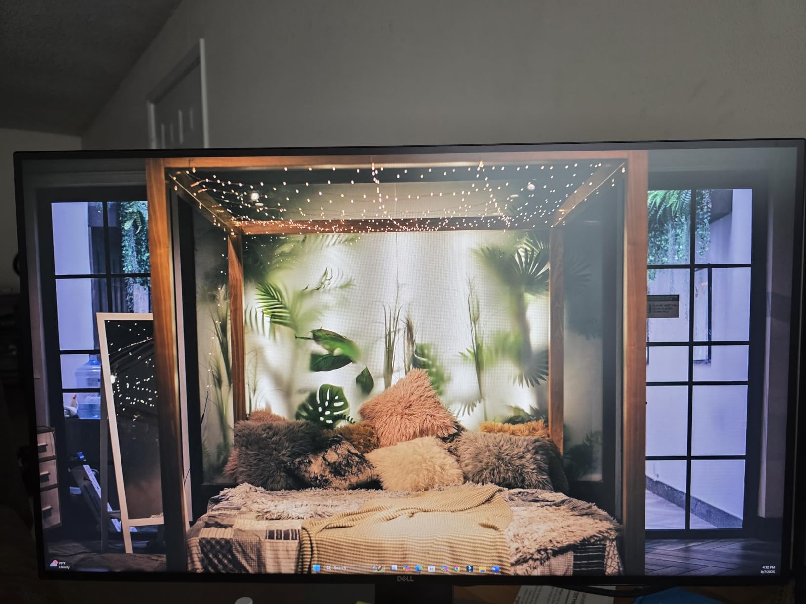 Dell UltraSharp U3223QE 31.5 4K UHD WLED LCD Monitor - IPS Black Technology, USB-C Hub, 100% sRGB, 98% DCI-P3 customer photo 1