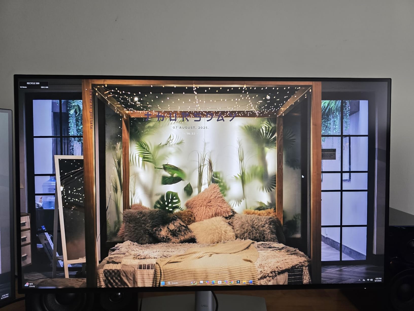 Dell UltraSharp U3223QE 31.5 4K UHD WLED LCD Monitor - IPS Black Technology, USB-C Hub, 100% sRGB, 98% DCI-P3 customer photo 2