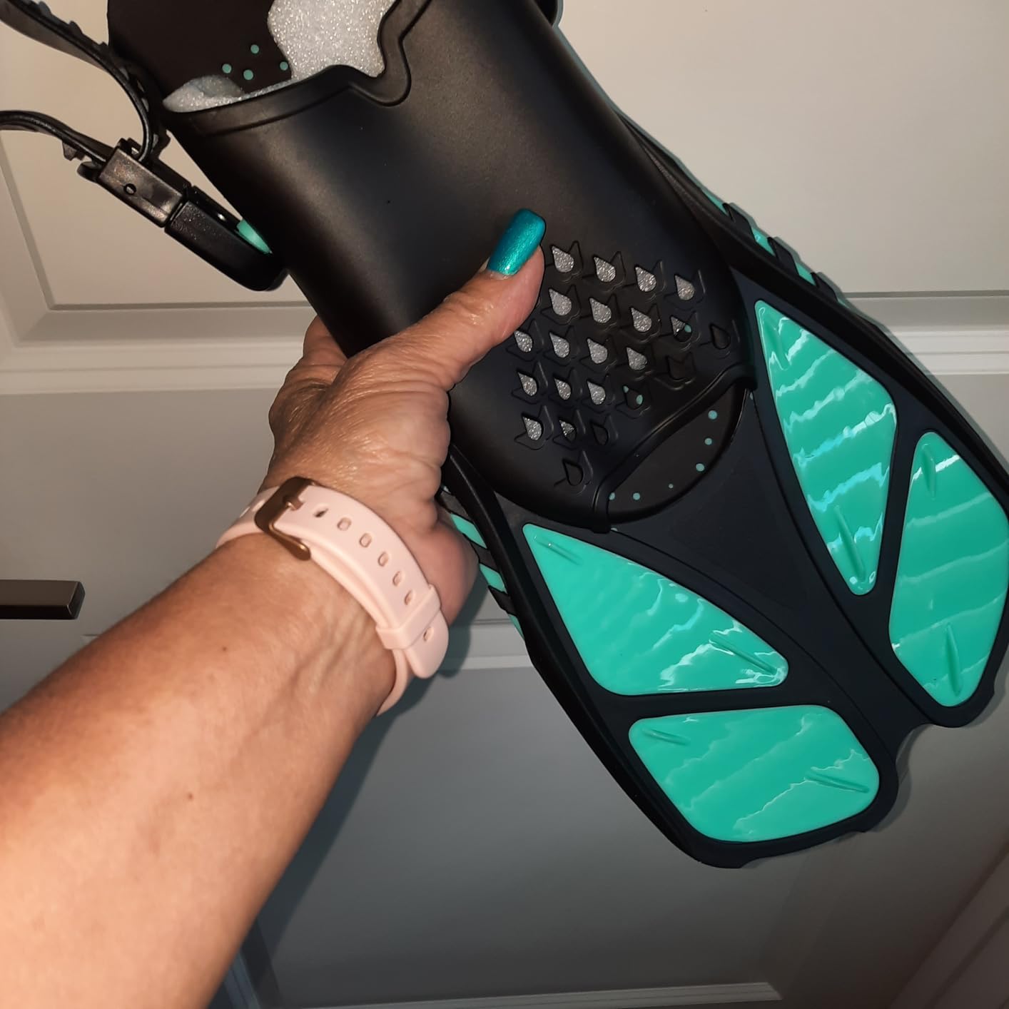 Snorkeling Gear for Adults with Fins Scuba Diving Gear Adult Professional Travel Snorkel Sets with Flippers,Anti-Fog Anti-Leak Diving Mask customer photo 2