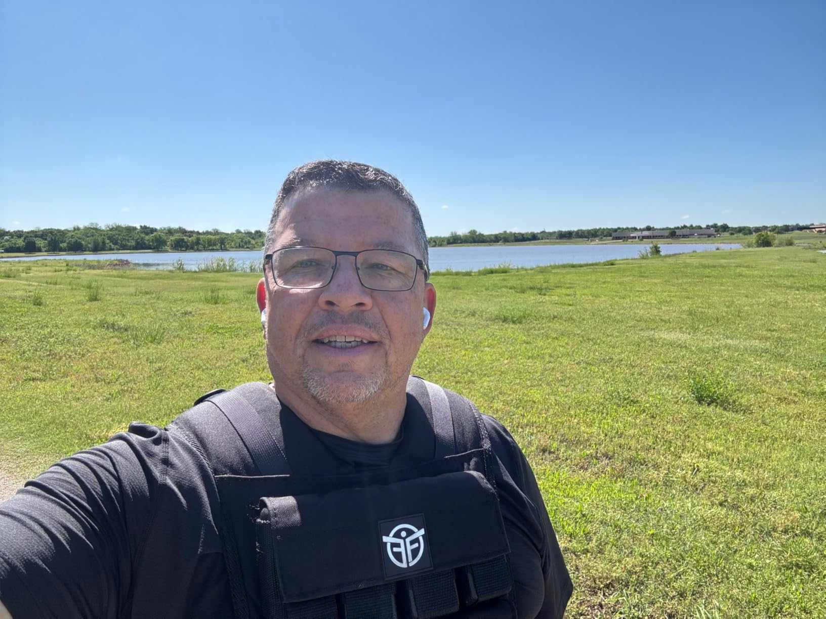 40 lb Weighted Vest for Men & Women - Adjustable 0-40 lb with 16 Iron Weight customer photo 1