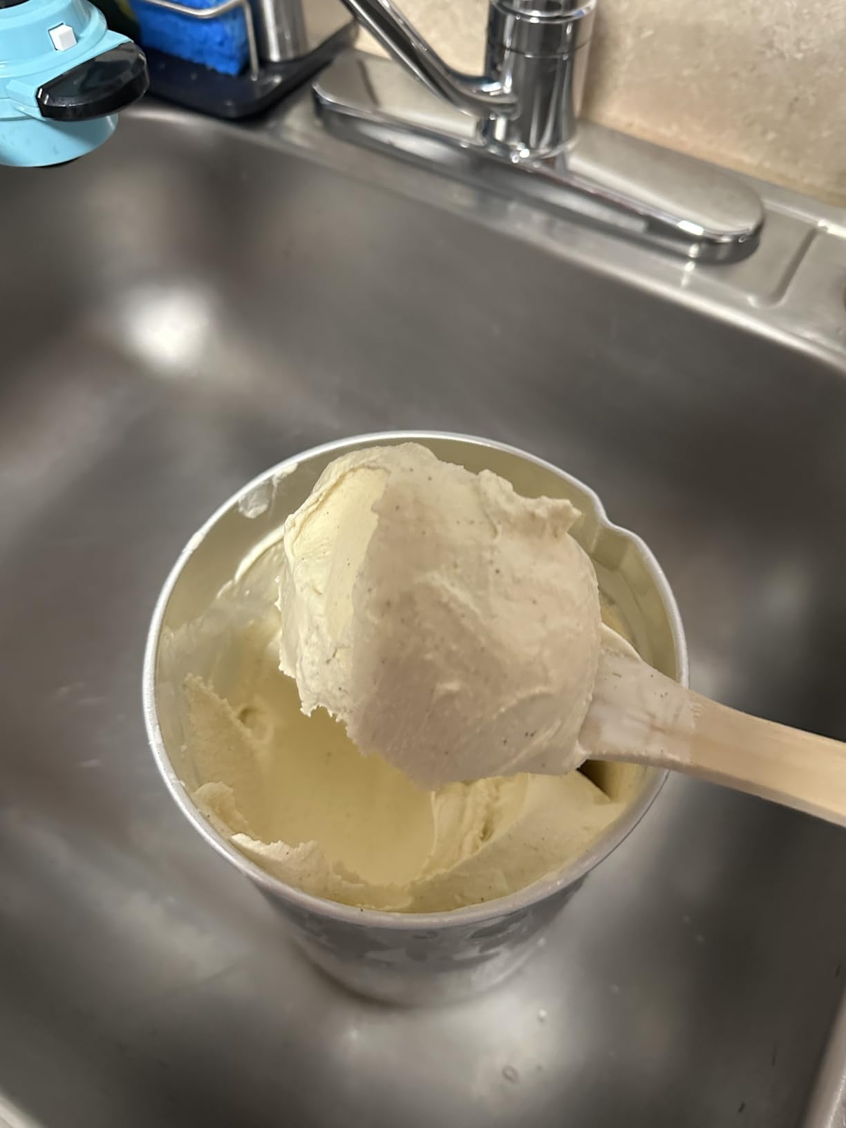 Nostalgia Electric Ice Cream Maker - Old Fashioned Soft Serve Ice Cream Machine Makes Frozen Yogurt or Gelato in Minutes - Fun Kitchen Appliance - Vintage Wooden Style - Dark Wood - 4 Quart customer photo 2