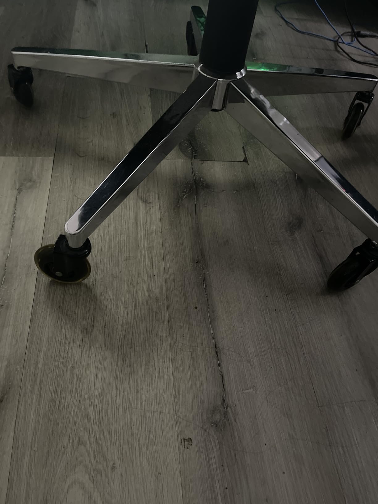 Sytopia 28'' Heavy Duty Office Chair Base Replacement with Cross Metal Legs (2400 lbs), Universal Gas Cylinder & Caster Sockets, Matte Black customer photo 2