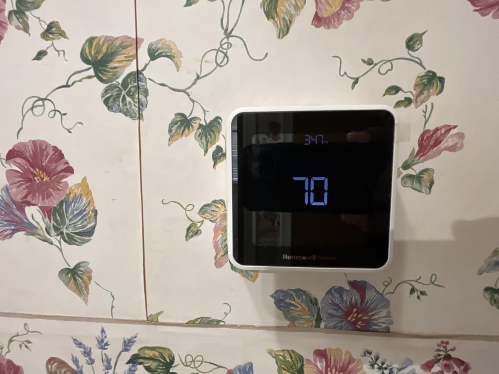 Honeywell Home RTH8800WF2022, T5 WiFi Smart Thermostat, 7 Day-Programmable Touchscreen, Alexa Ready, Geofencing Technology, Energy Star, C-Wire Required customer photo 2